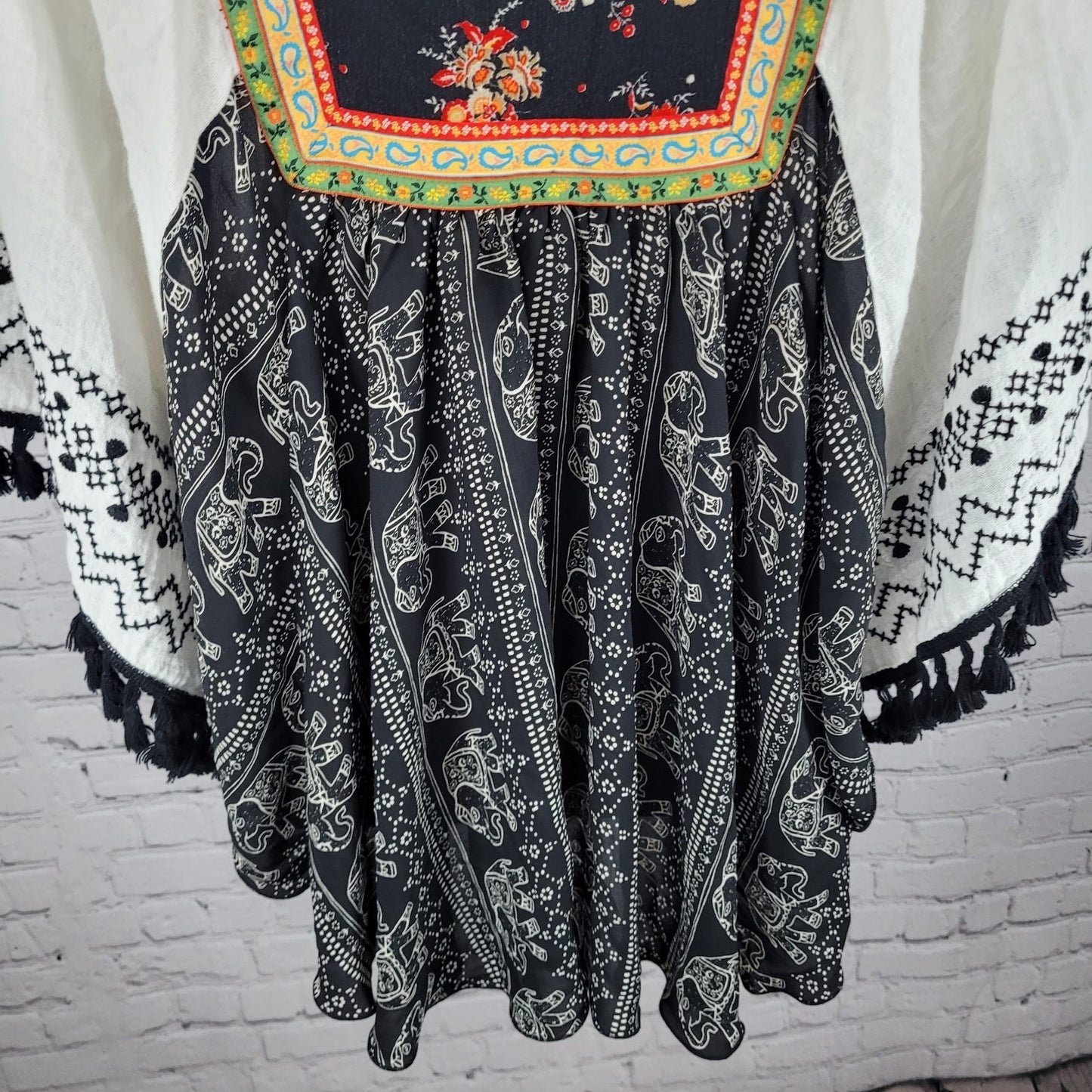 Ivy Jane Black White Linen Blend Elephant Floral Boho Blouse Tunic Top USA M/L