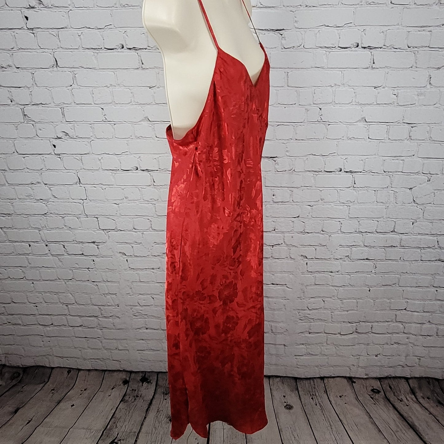 Me 2 Miss Elaine Red Satin Floral Nightgown & Robe 2 Piece Set Size M/L