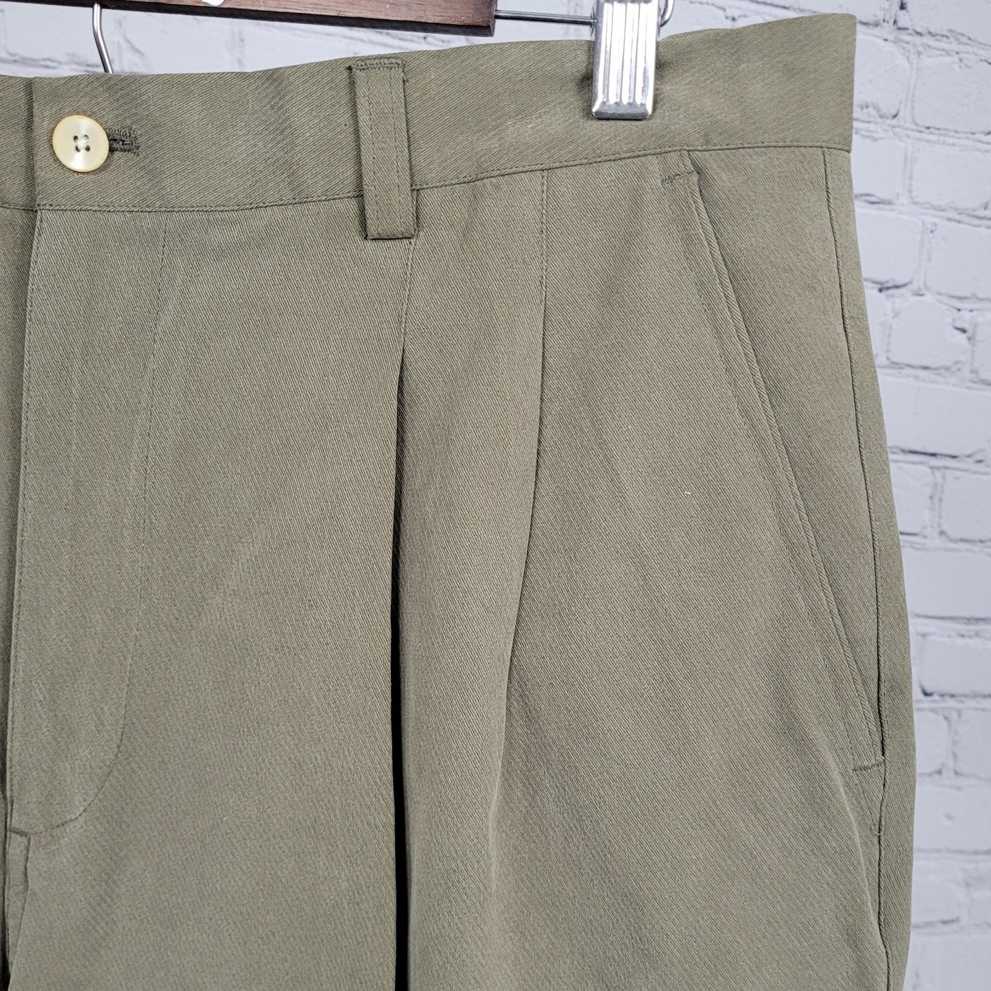 Caribbean Green 100% Silk Pleated Front Pockets Casual Shorts 36 (36x8.5)