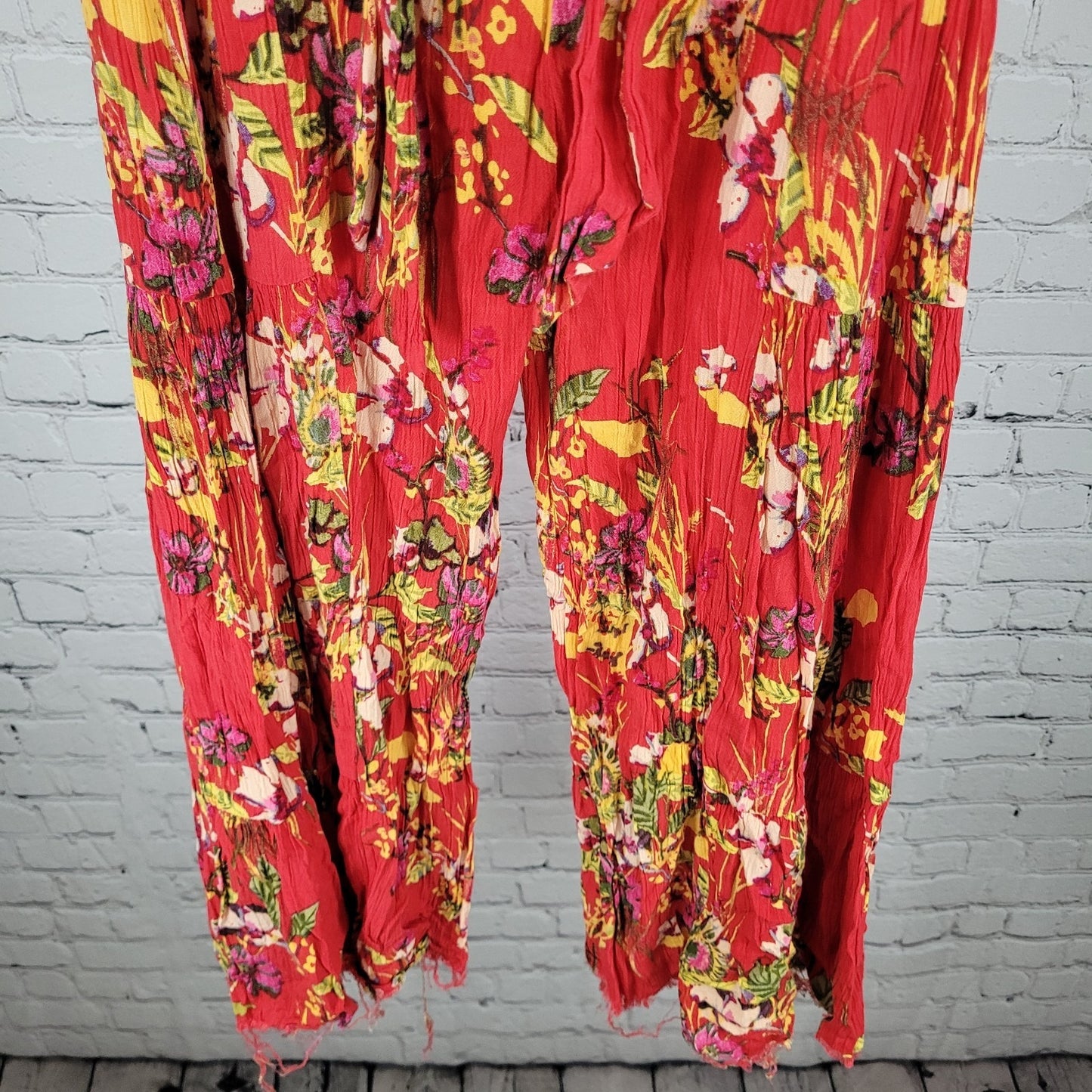 FP One Free People Red Floral Waist Tie Crop Palazzo Pants Size Medium M (26x22)