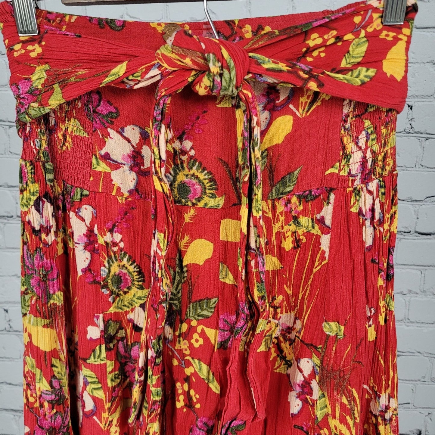 FP One Free People Red Floral Waist Tie Crop Palazzo Pants Size Medium M (26x22)