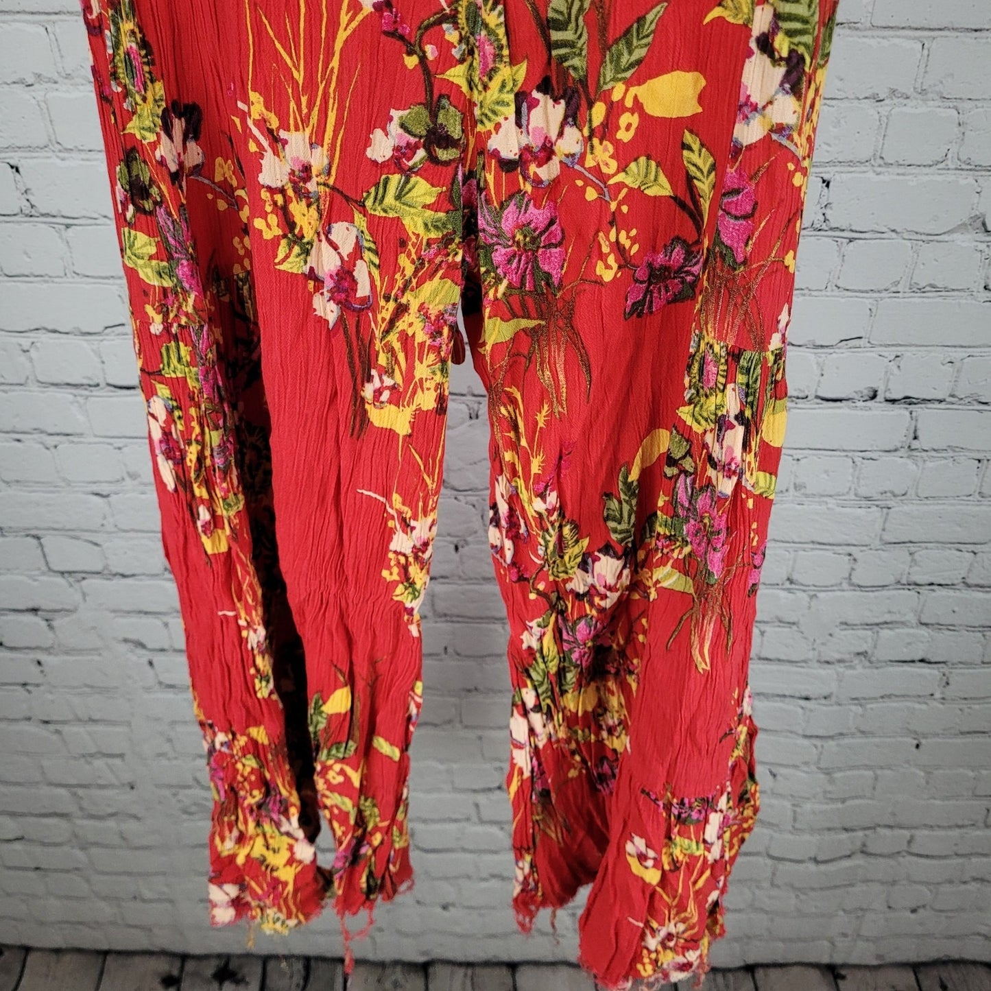 FP One Free People Red Floral Waist Tie Crop Palazzo Pants Size Medium M (26x22)