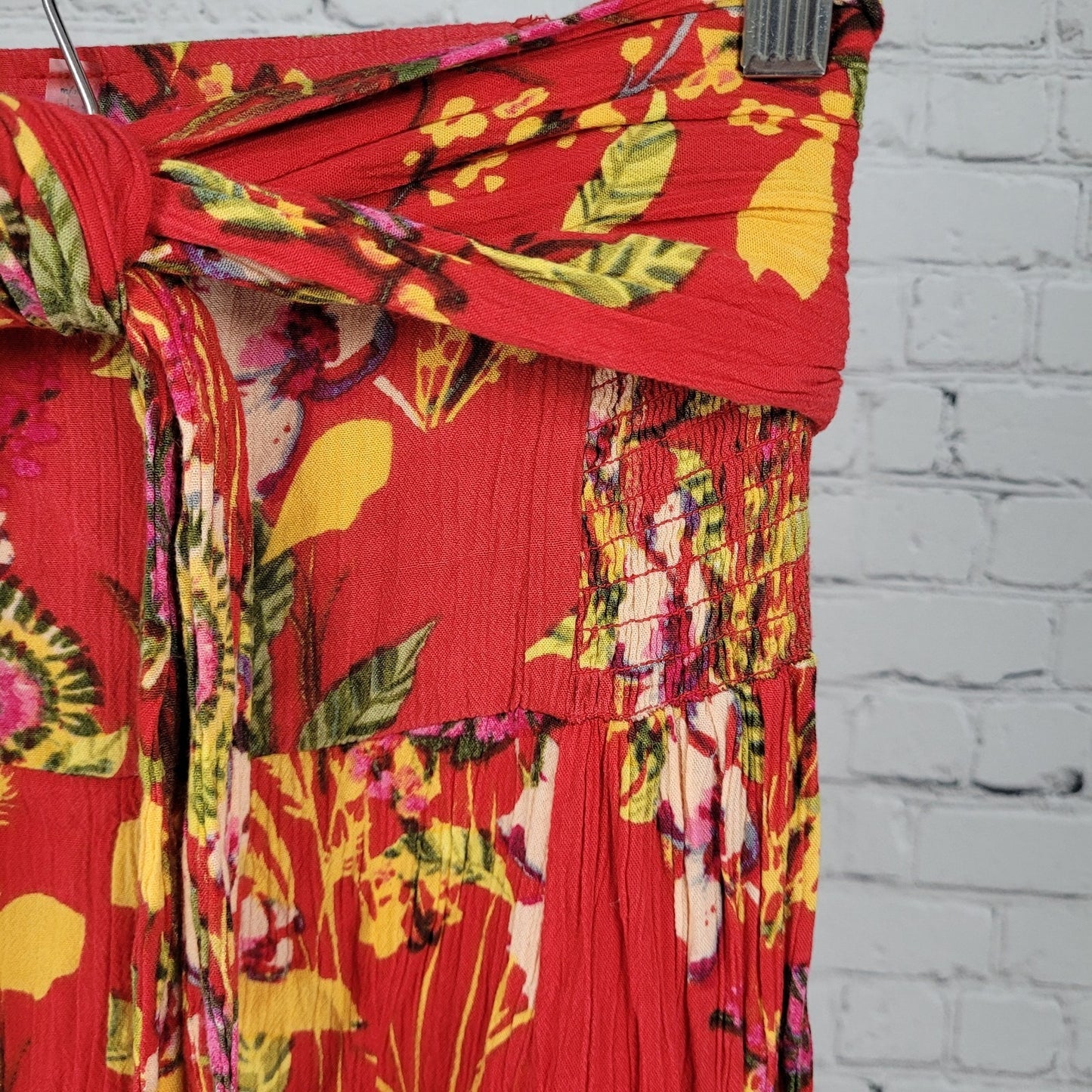 FP One Free People Red Floral Waist Tie Crop Palazzo Pants Size Medium M (26x22)