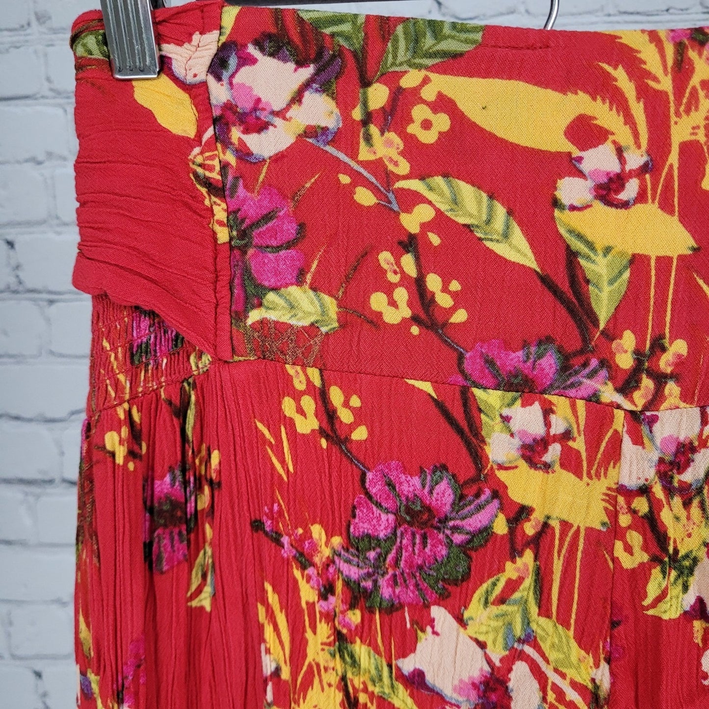 FP One Free People Red Floral Waist Tie Crop Palazzo Pants Size Medium M (26x22)