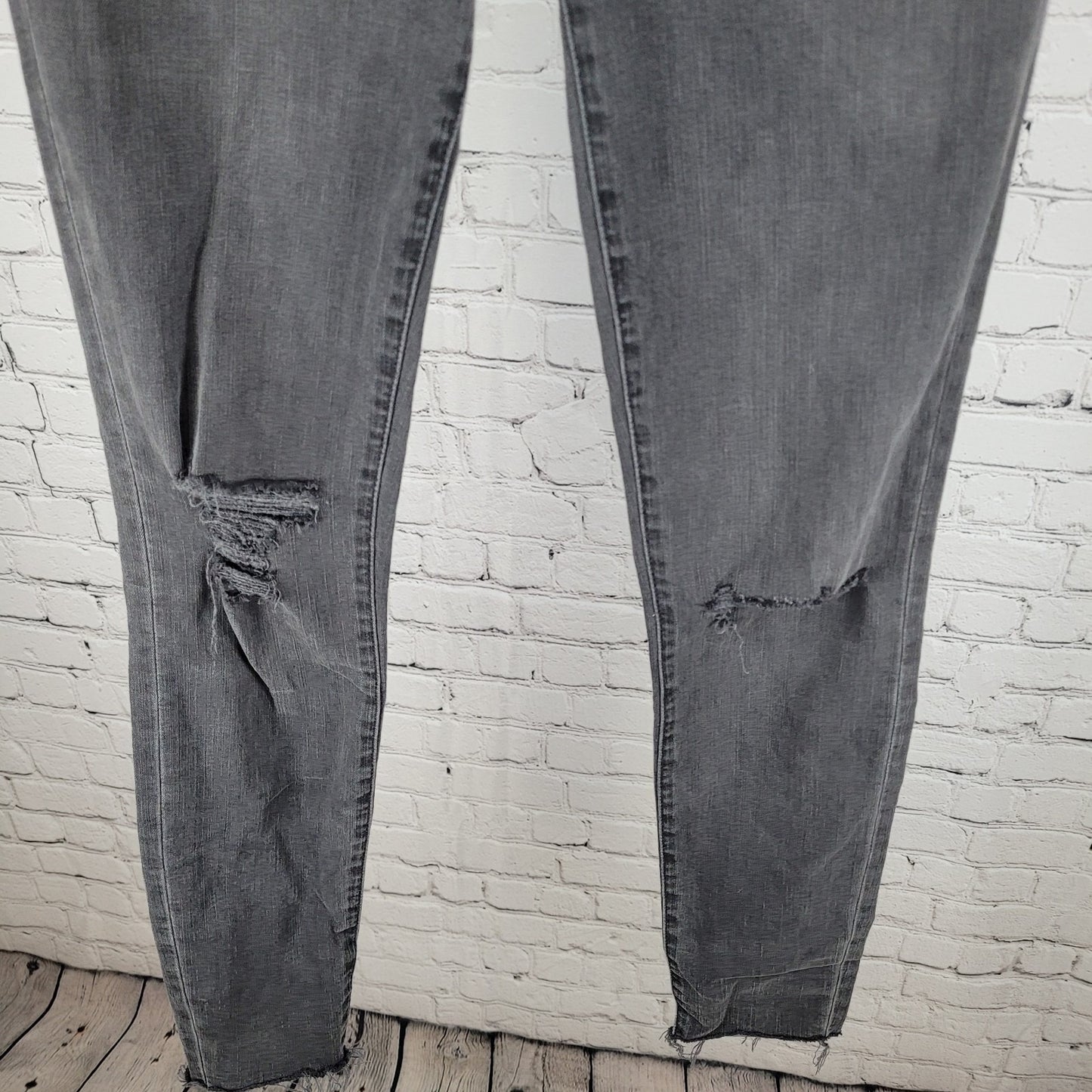 Madewell Grey Denim 9" High Rise Skinny Distressed Jeans Size 27T (27x30)
