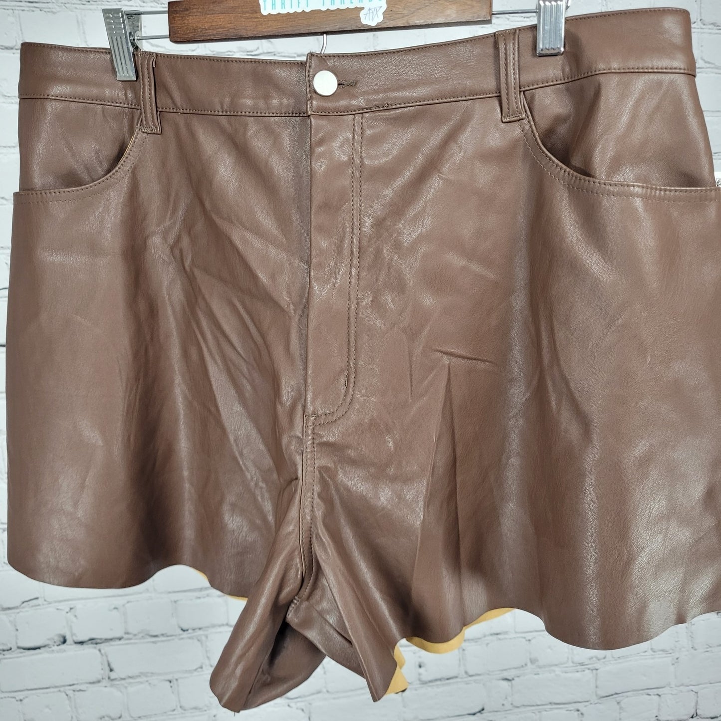 NWT And Now This Brown Vegan Faux Leather High Rise Shorts 18W (36x4.5)