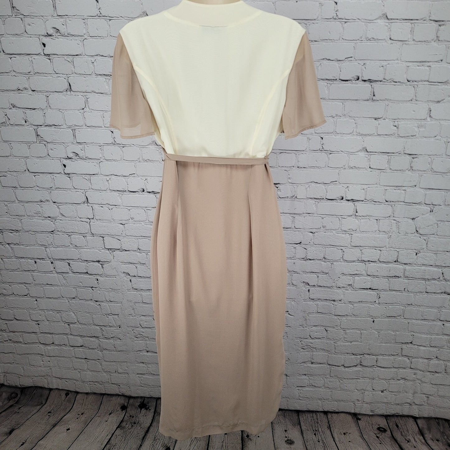Savvy Ivory & Tan Chiffon Belted Flutter Sleeve Side Slit Midi Dress Size US 8