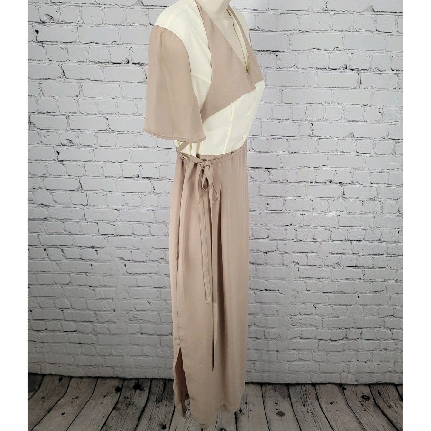 Savvy Ivory & Tan Chiffon Belted Flutter Sleeve Side Slit Midi Dress Size US 8