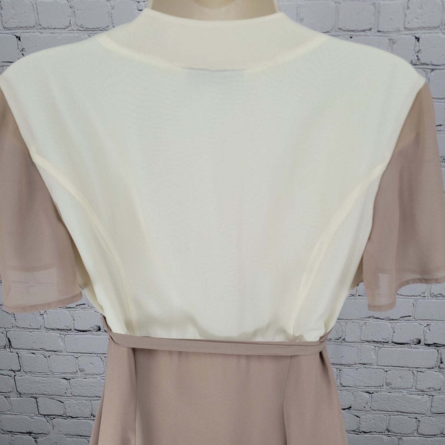Savvy Ivory & Tan Chiffon Belted Flutter Sleeve Side Slit Midi Dress Size US 8