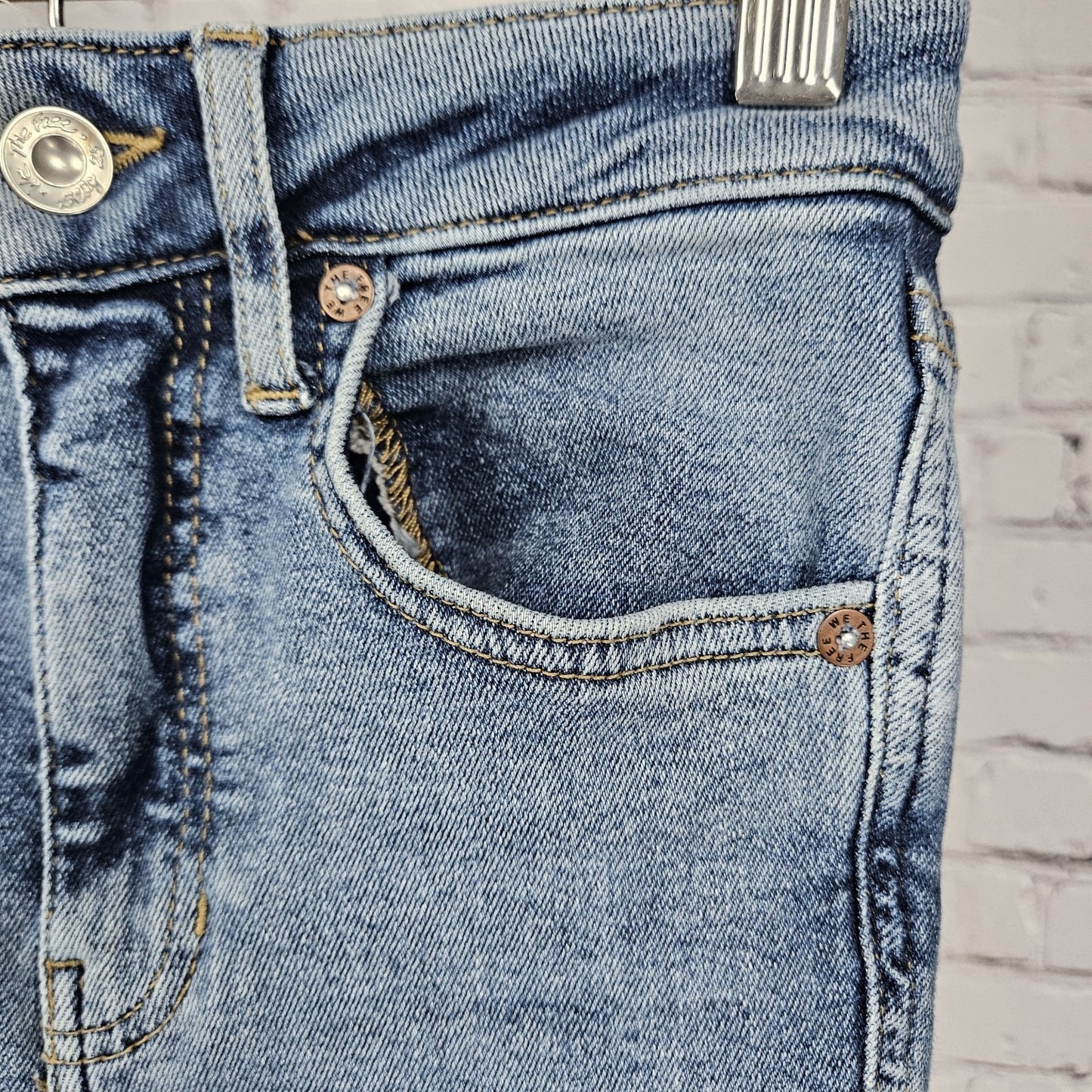 Free People We The Free Blue Mid Rise Raw Hem Skinny Ankle Jeans 24 (22x27)