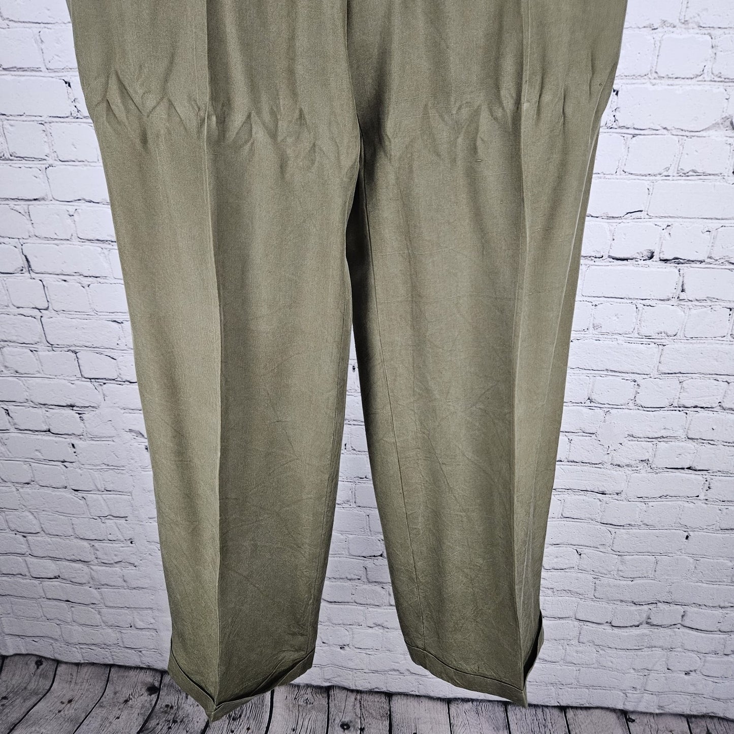 Ann Taylor Green 100% Silk Mid Rise Lined Cuffed Straight Dress Pants 4 (26x30)
