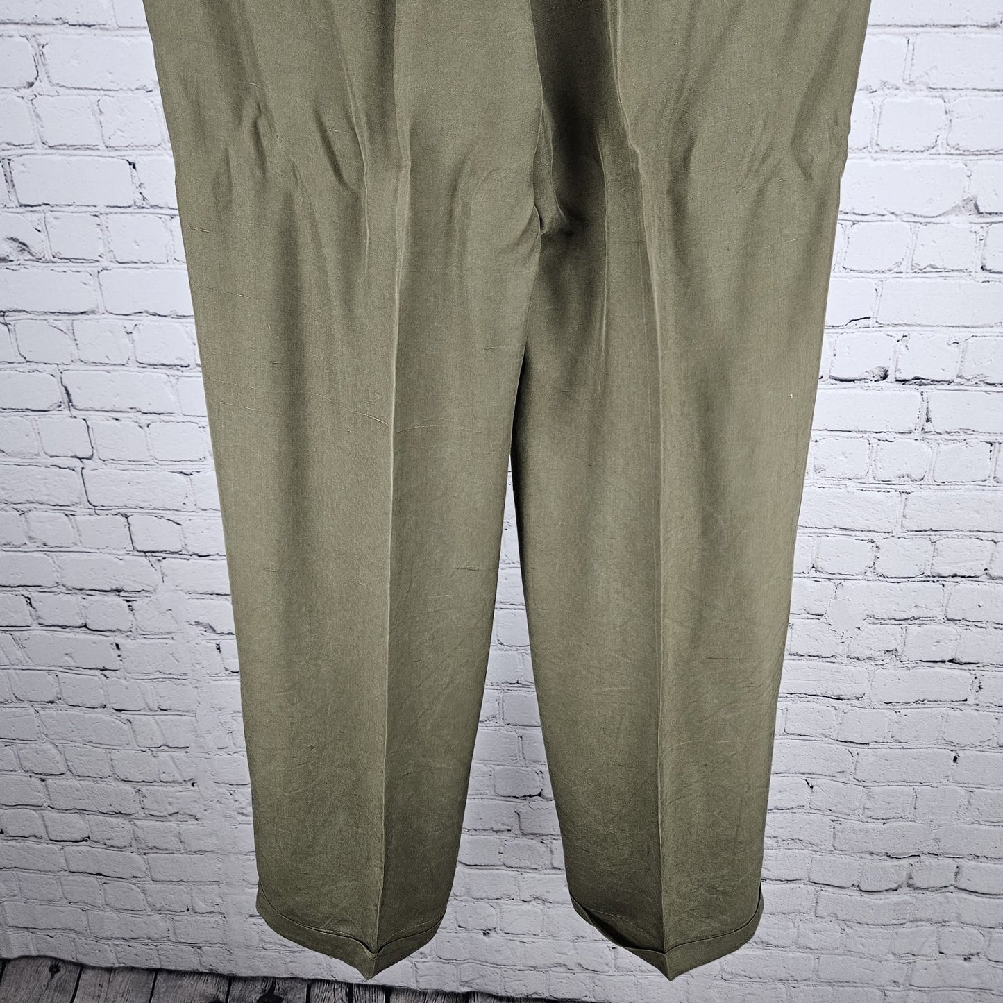 Ann Taylor Green 100% Silk Mid Rise Lined Cuffed Straight Dress Pants 4 (26x30)
