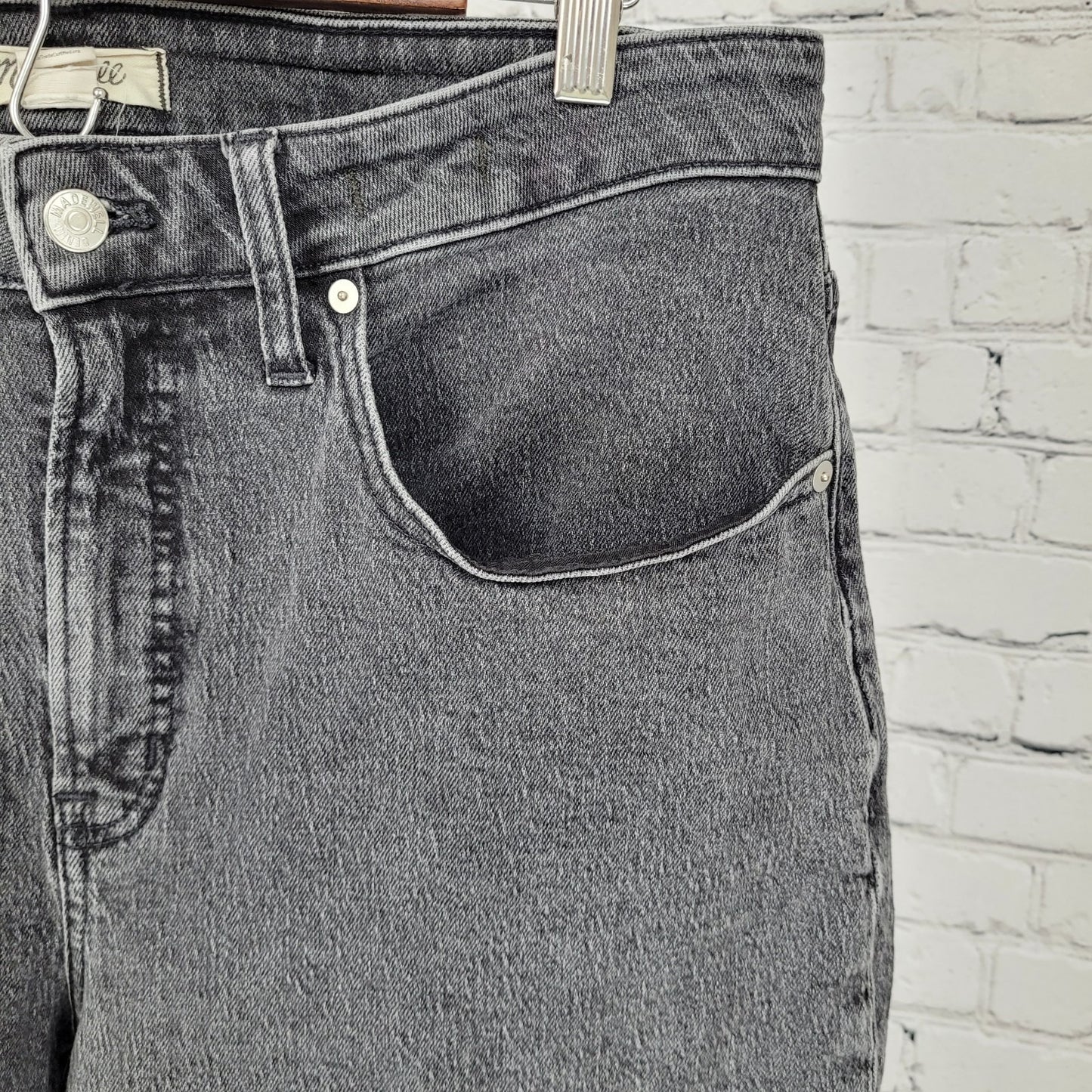 Madewell Grey Denim Curvy Perfect Vintage Straight Jeans Size 14W (34x27)