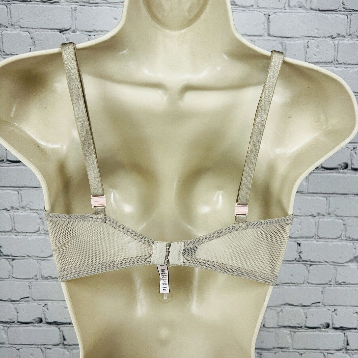 Victoria’s Secret Nude Lace Unlined Demi Underwire Unpadded Multiway Strap 32DDD