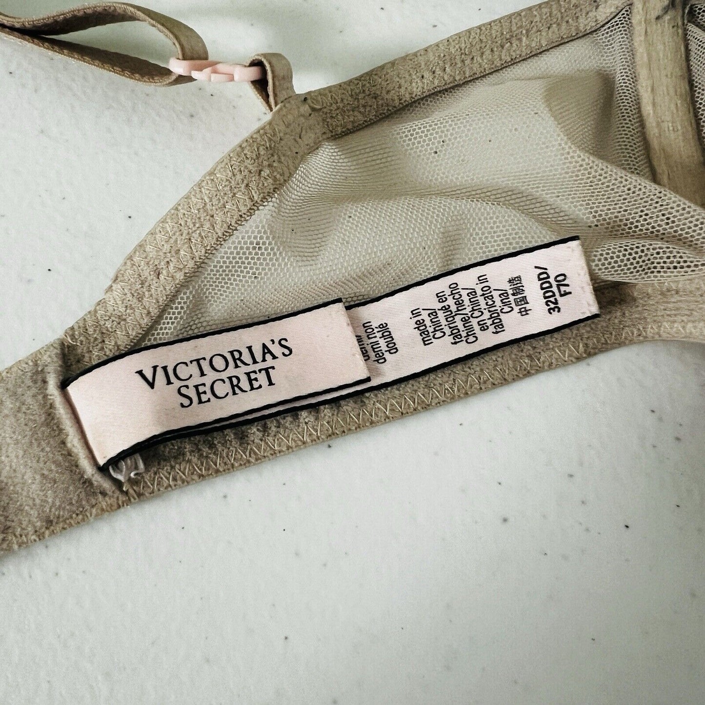 Victoria’s Secret Nude Lace Unlined Demi Underwire Unpadded Multiway Strap 32DDD