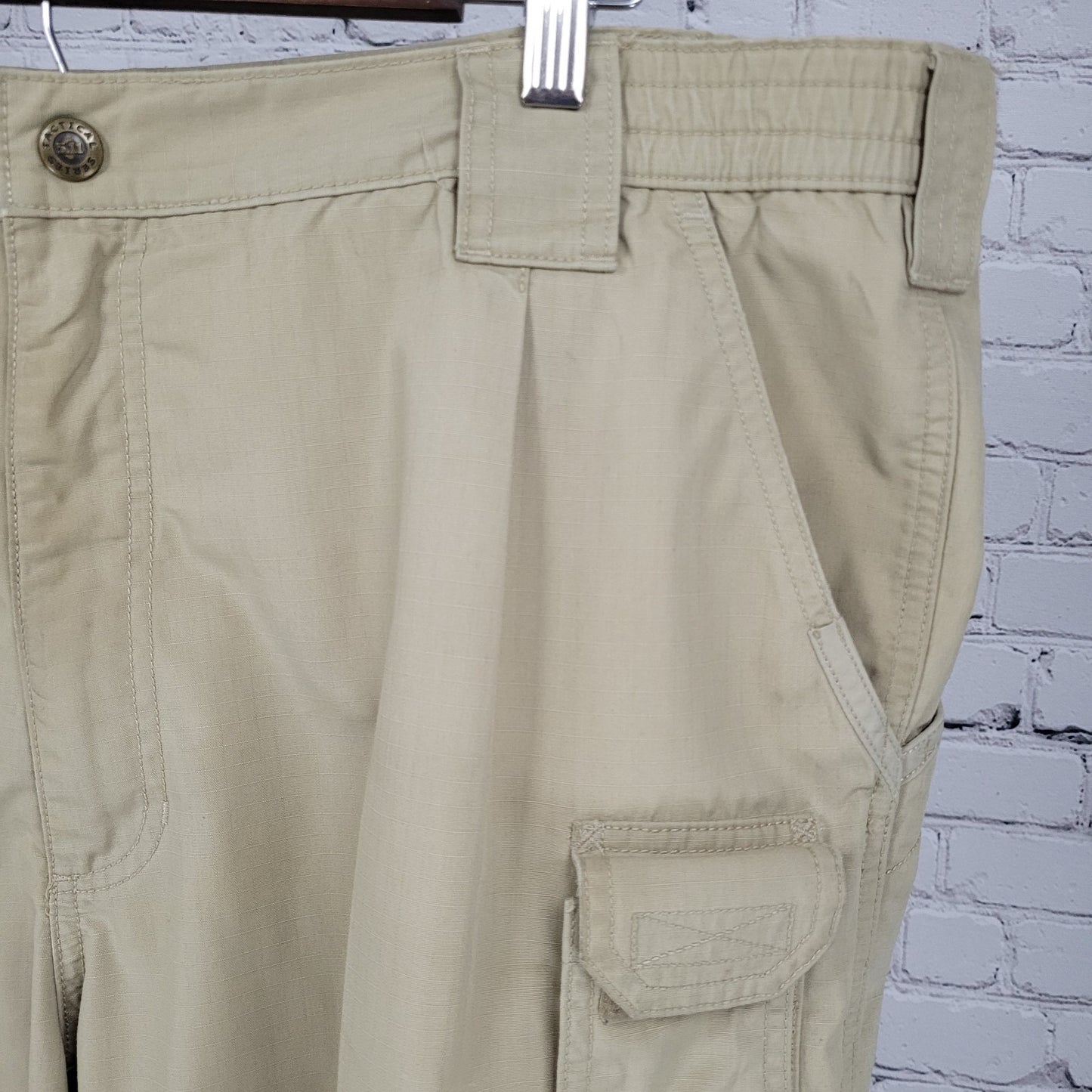 5.11 Tactical Series Tan Cargo Pockets Straight Leg Utility Pants (40x32)
