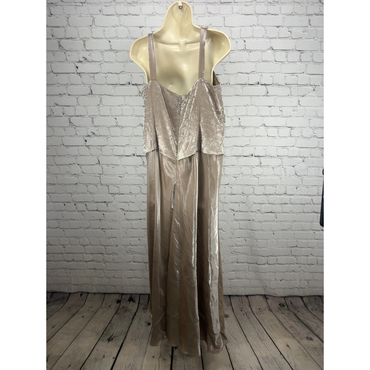 David's Bridal Champagne Beaded Metallic Sleeveless Formal Maxi Gown 16W