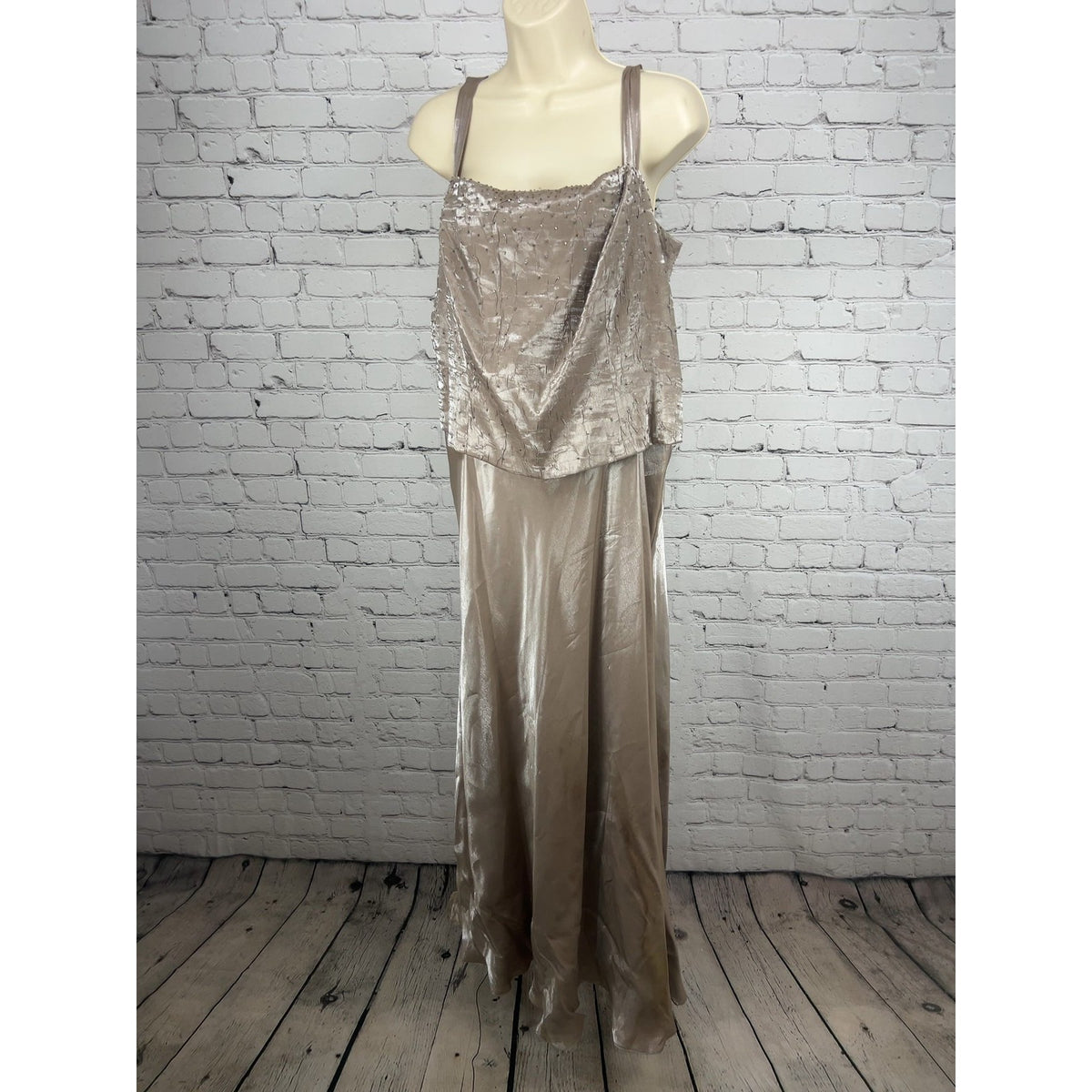 David's Bridal Champagne Beaded Metallic Sleeveless Formal Maxi Gown 16W