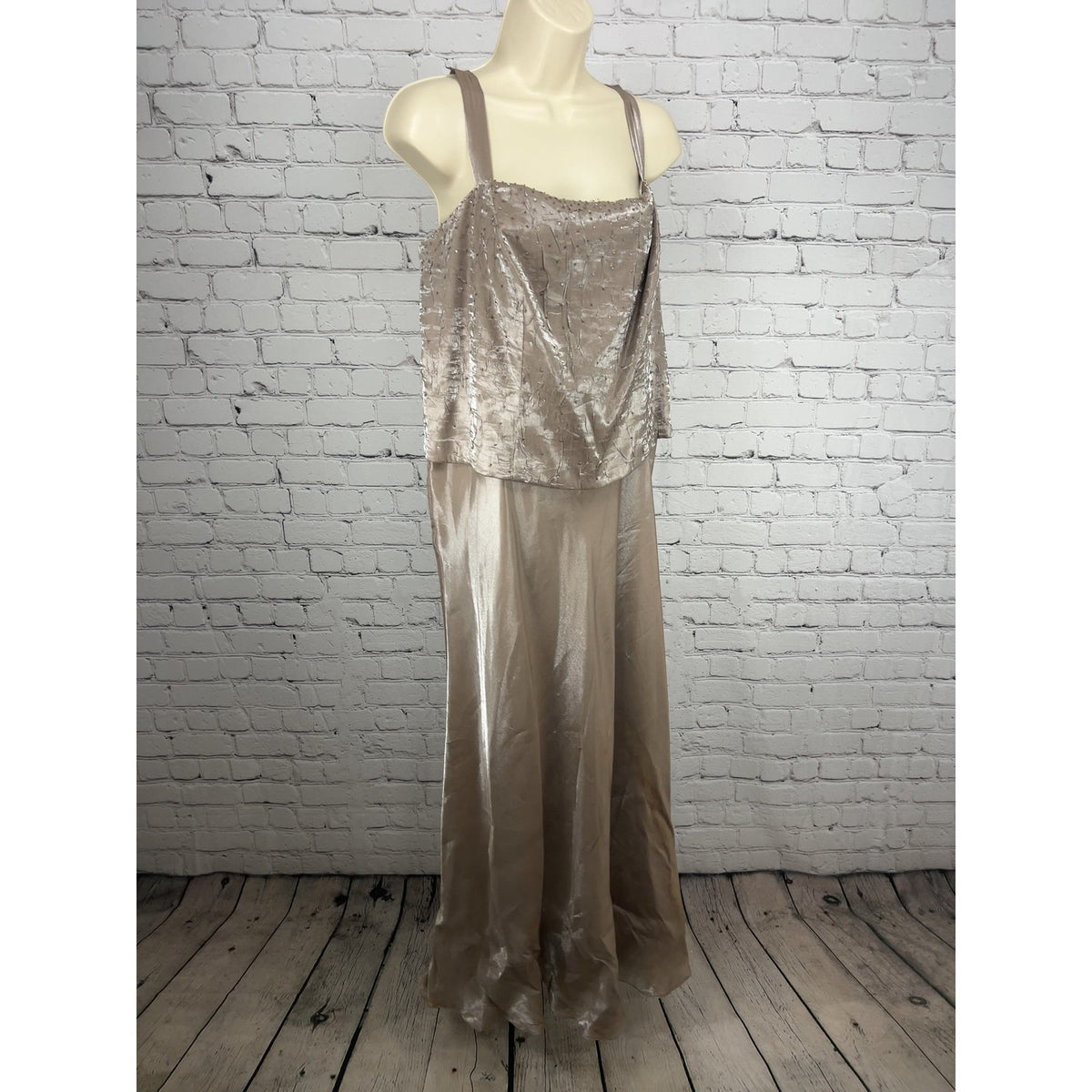 David's Bridal Champagne Beaded Metallic Sleeveless Formal Maxi Gown 16W