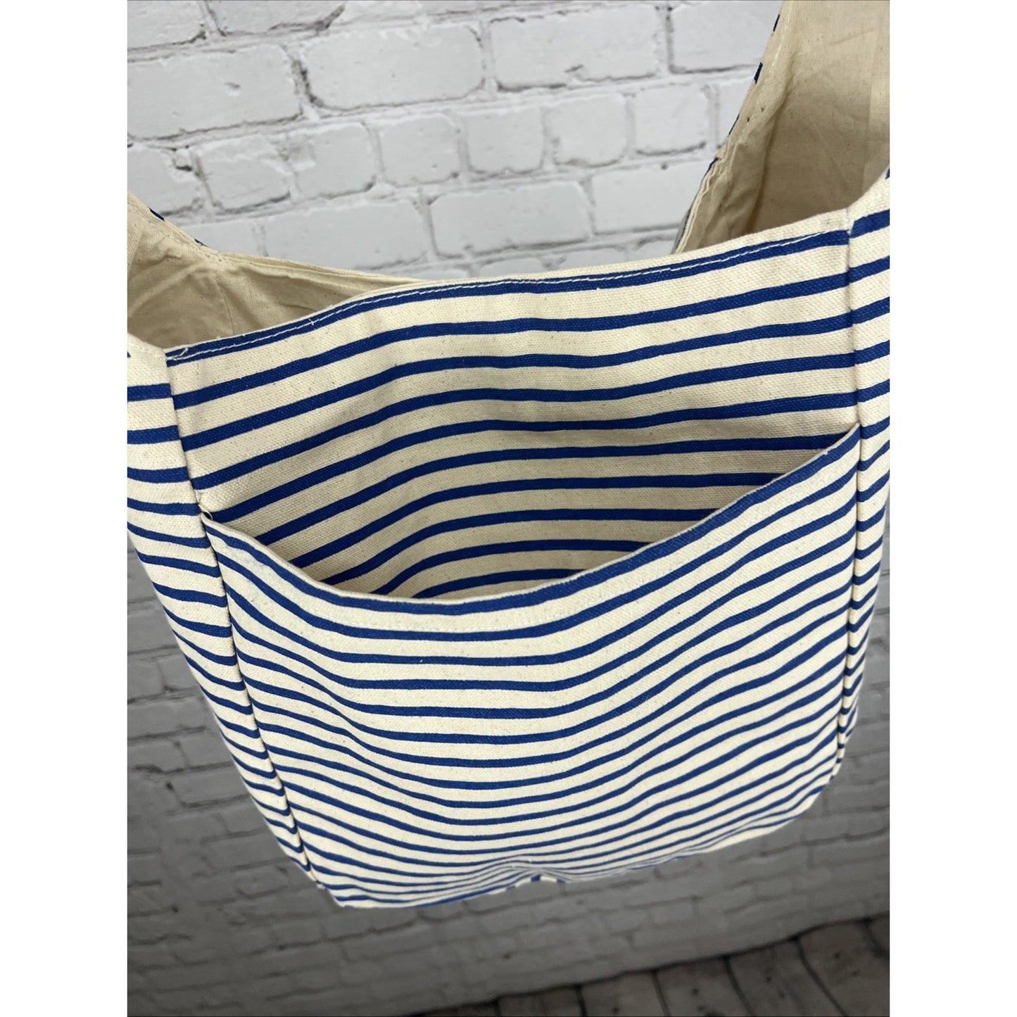 NWT Inis the Energy of the Sea Tote Beach Bag Rope Handles Off White Blue Canvas
