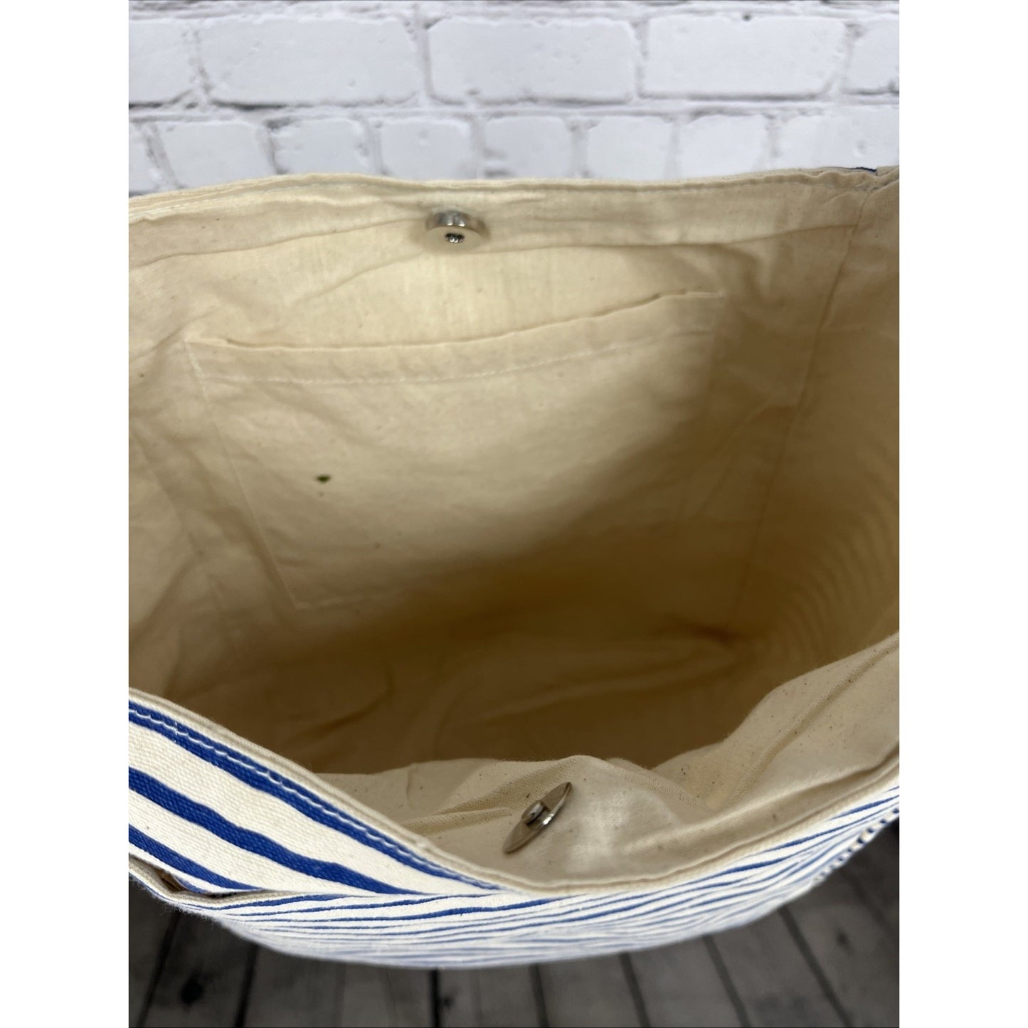 NWT Inis the Energy of the Sea Tote Beach Bag Rope Handles Off White Blue Canvas