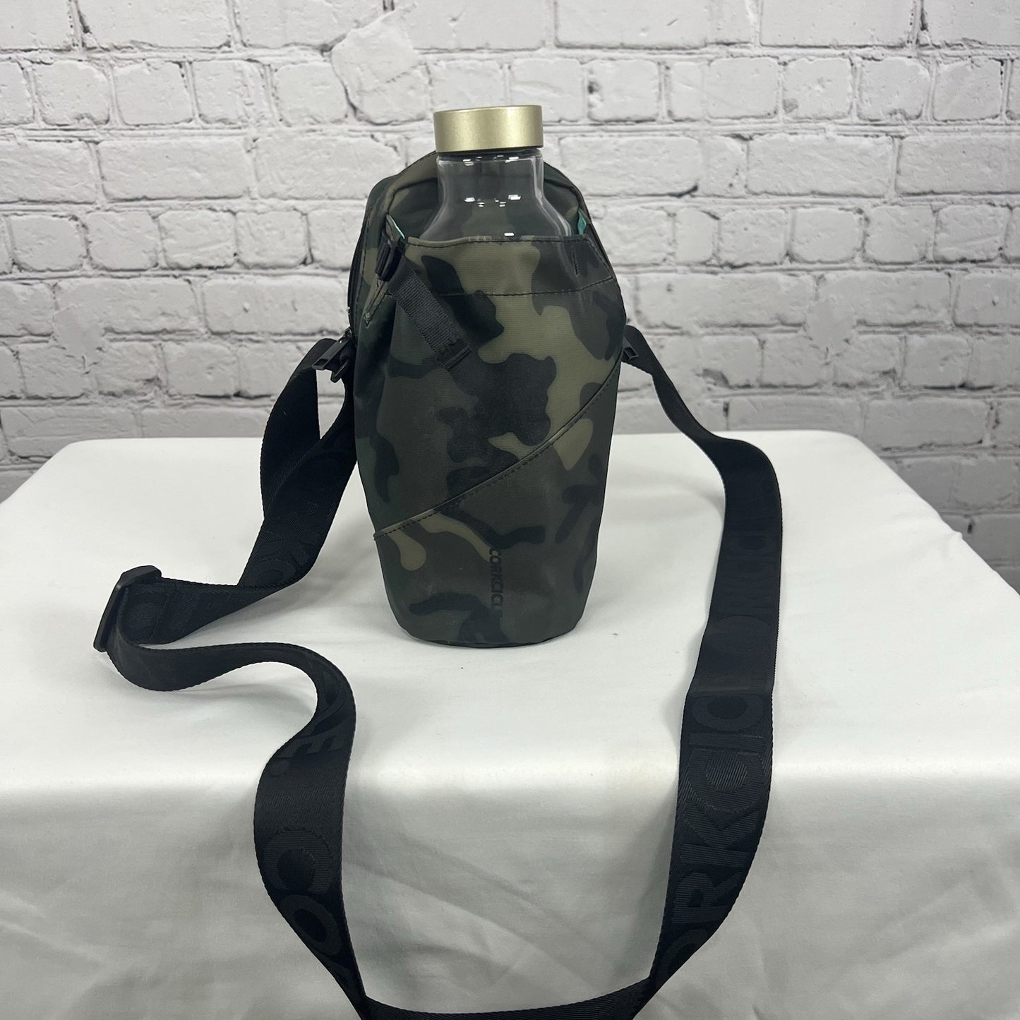 Corkcicle Camo Crossbody 20oz Glass Insulated Water Bottle Sling Bag Pocket