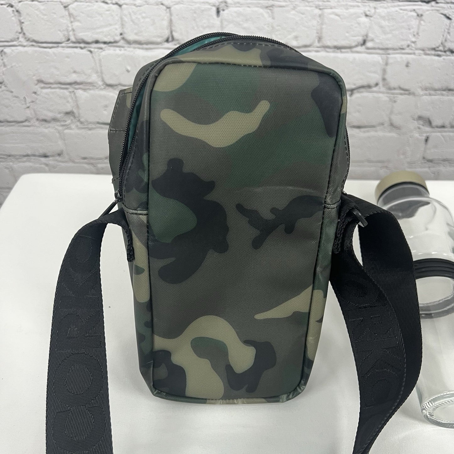 Corkcicle Camo Crossbody 20oz Glass Insulated Water Bottle Sling Bag Pocket