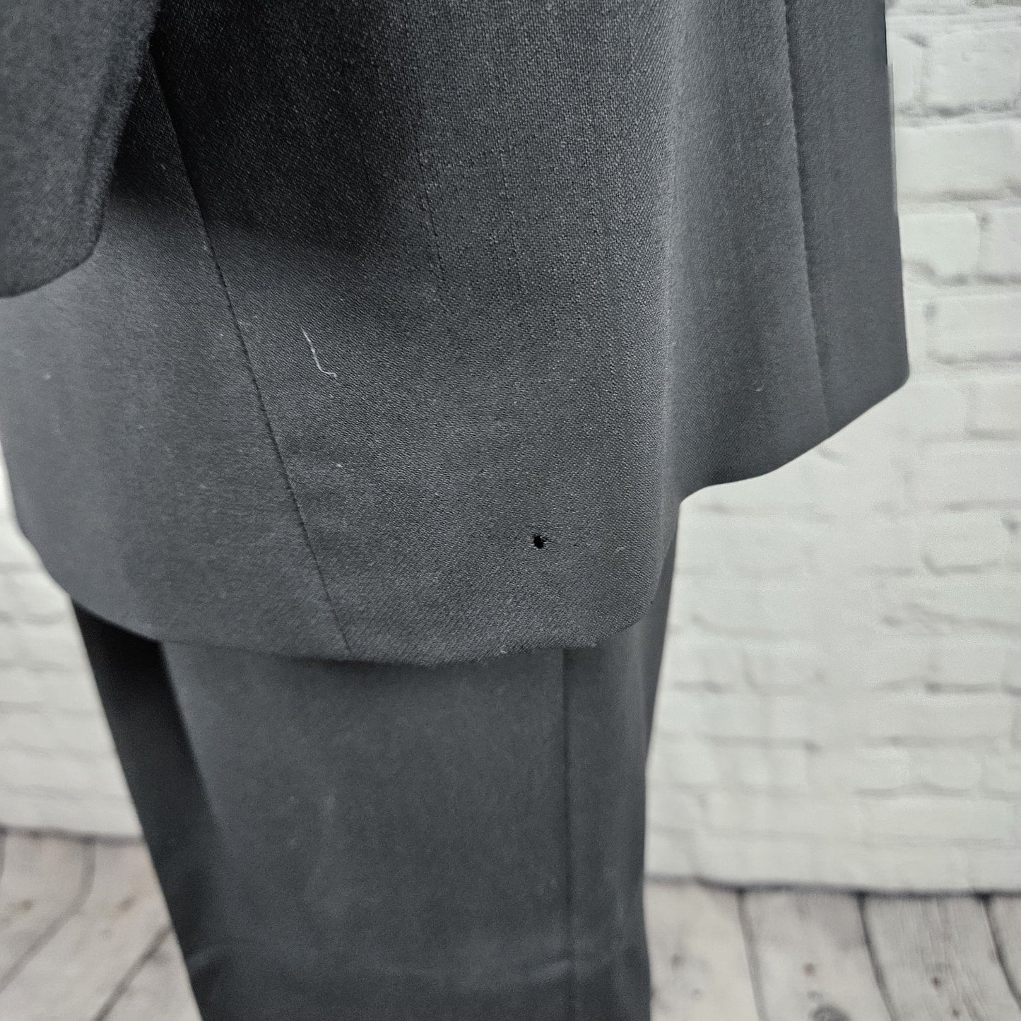 Joseph Abboud Nordstrom Black Wool Blend Full Suit 2 Piece 3 Button US 40R 32x31