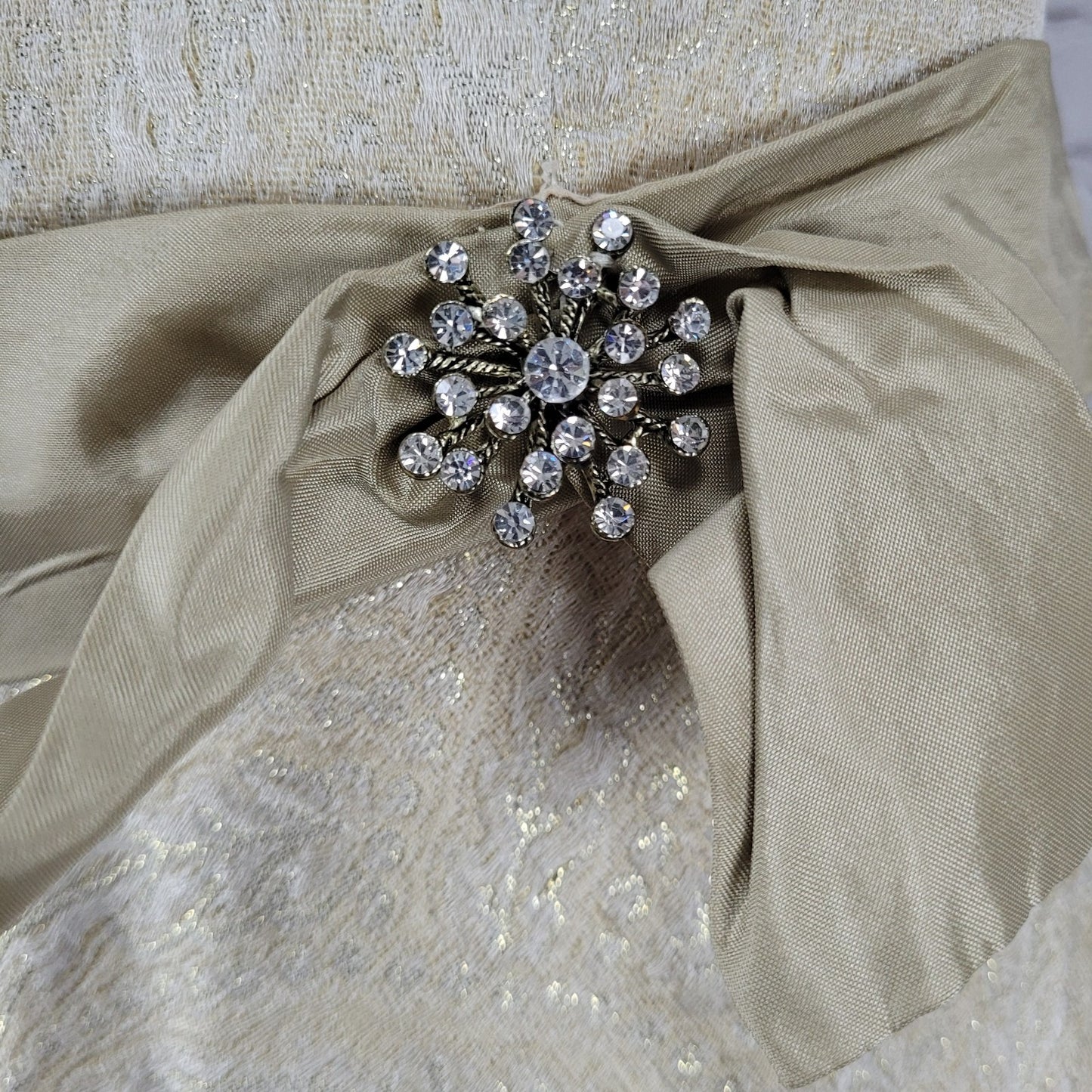VTG David's Bridal Cream Gold Metallic Brocade Sleeveless Brooch A Line Dress 14