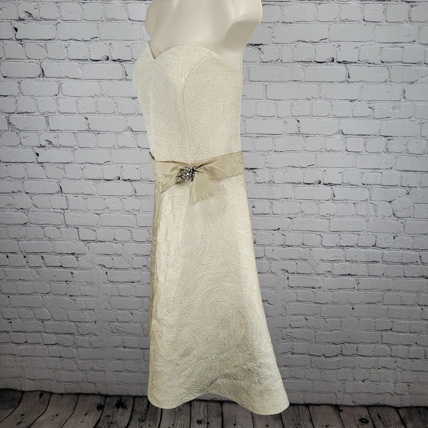 VTG David's Bridal Cream Gold Metallic Brocade Sleeveless Brooch A Line Dress 14
