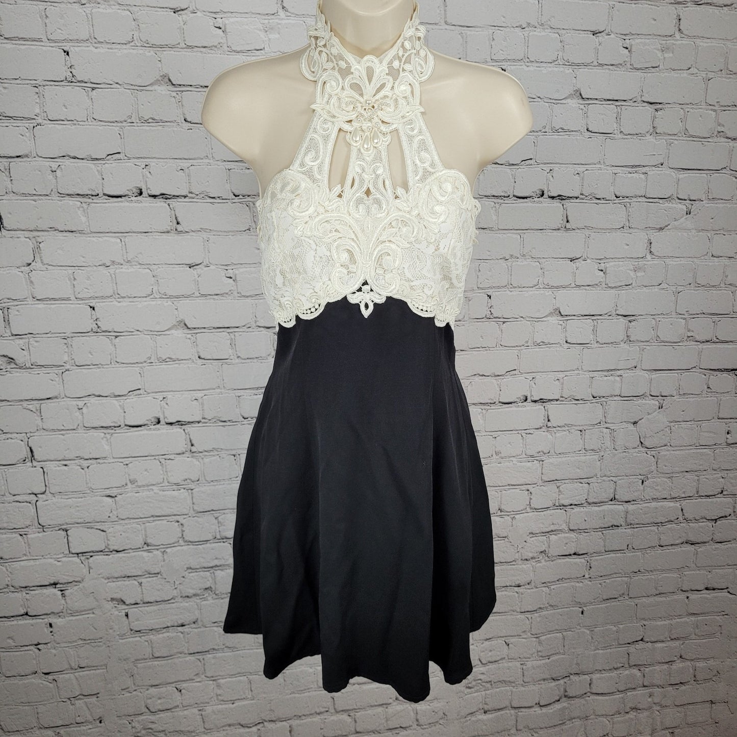 VTG Scott McClintock Black & White Crochet Lace Backless Dress USA Made Size 6P