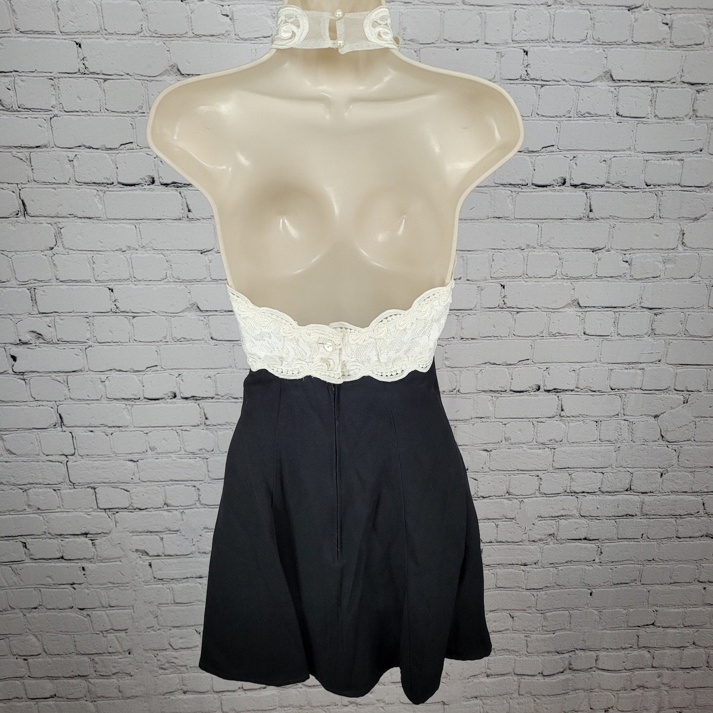 VTG Scott McClintock Black & White Crochet Lace Backless Dress USA Made Size 6P