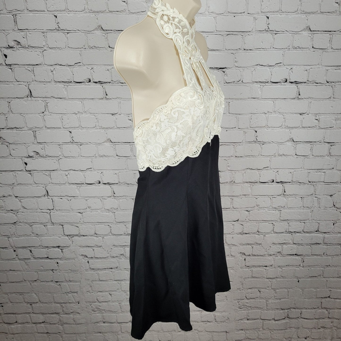 VTG Scott McClintock Black & White Crochet Lace Backless Dress USA Made Size 6P