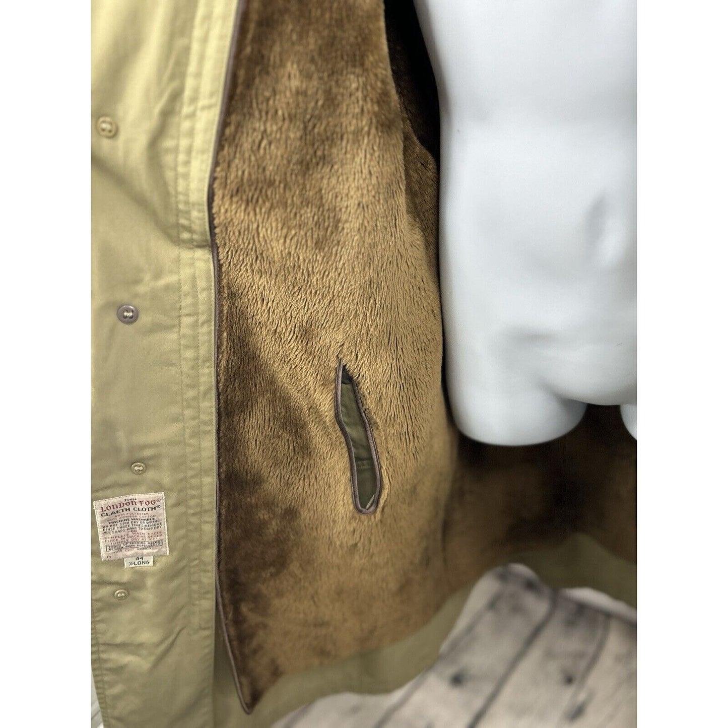 VTG London Fog Claeth Cloth Khaki Faux Fur Lined Trench Coat Mens Size 44 X Long