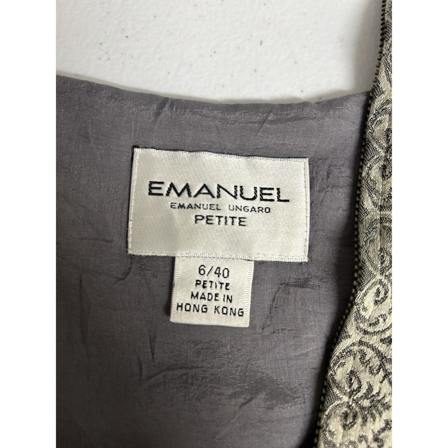VTG Emanuel Ungaro Petite Gray Cropped Front Full Zip Closure Women’s Vest 6P