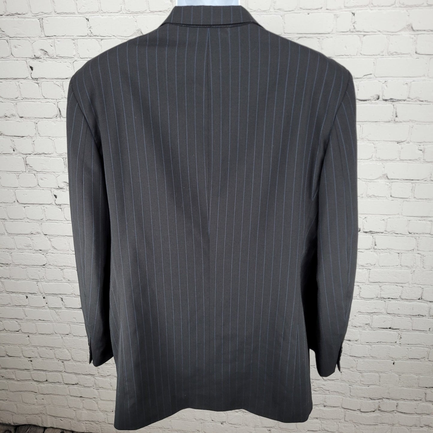 Donna Karan Black 100% Wool Pinstriped Blazer Sport Coat Italy Made Size 44L