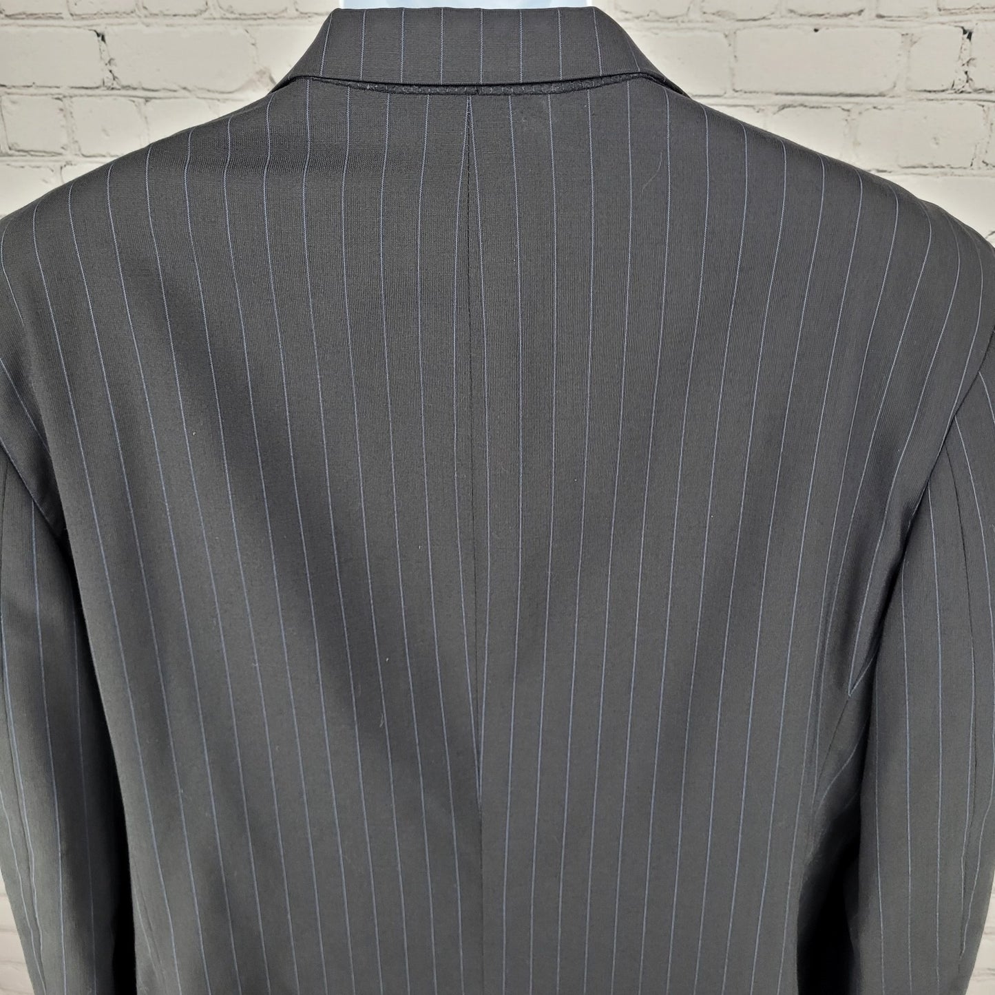 Donna Karan Black 100% Wool Pinstriped Blazer Sport Coat Italy Made Size 44L