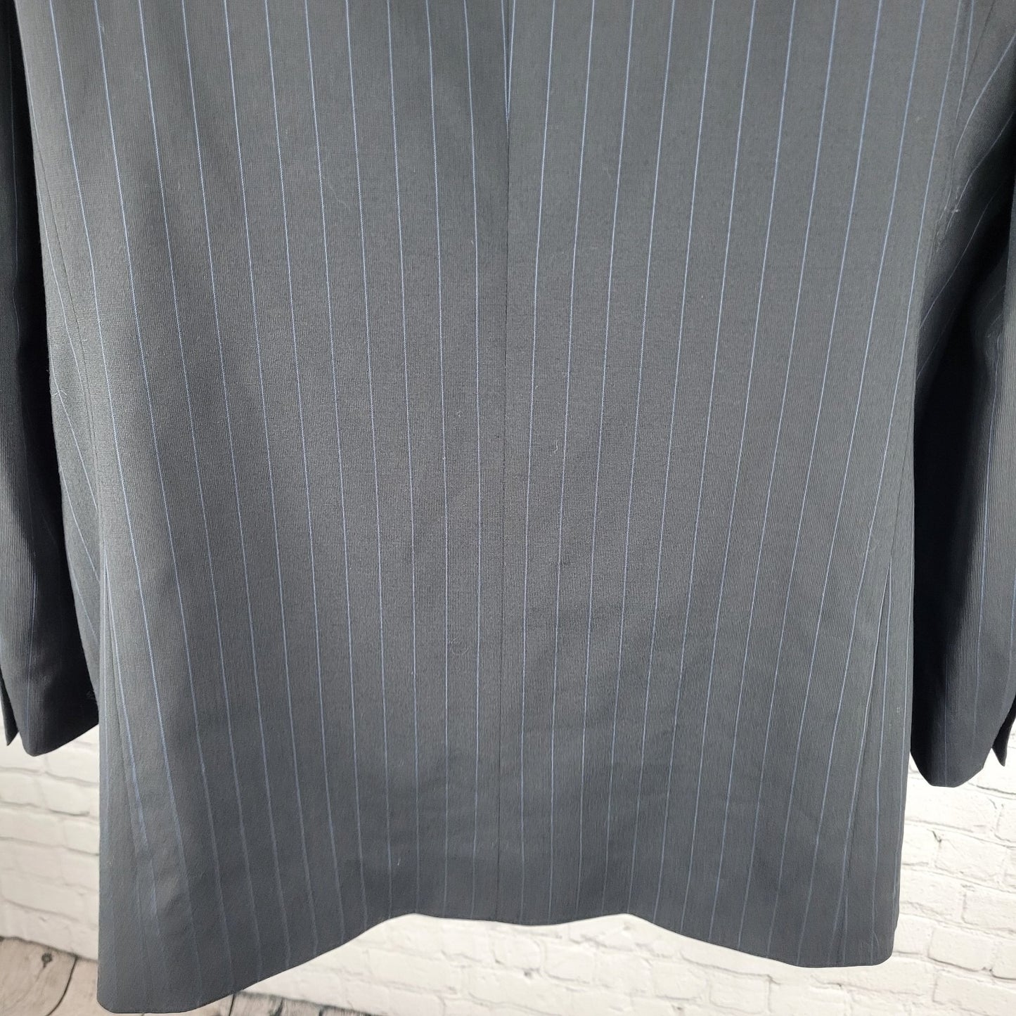 Donna Karan Black 100% Wool Pinstriped Blazer Sport Coat Italy Made Size 44L