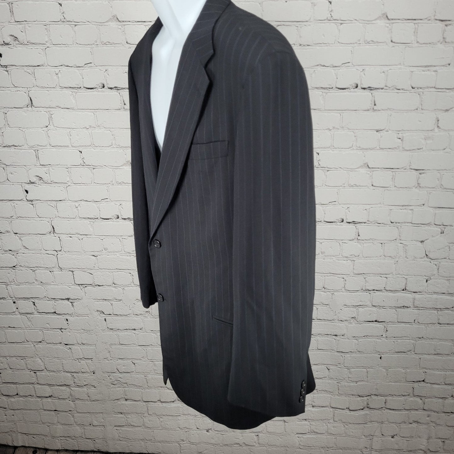Donna Karan Black 100% Wool Pinstriped Blazer Sport Coat Italy Made Size 44L