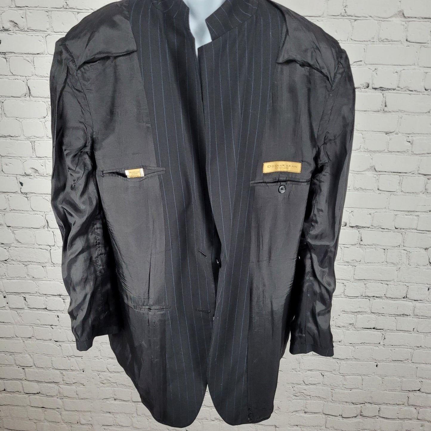 Donna Karan Black 100% Wool Pinstriped Blazer Sport Coat Italy Made Size 44L