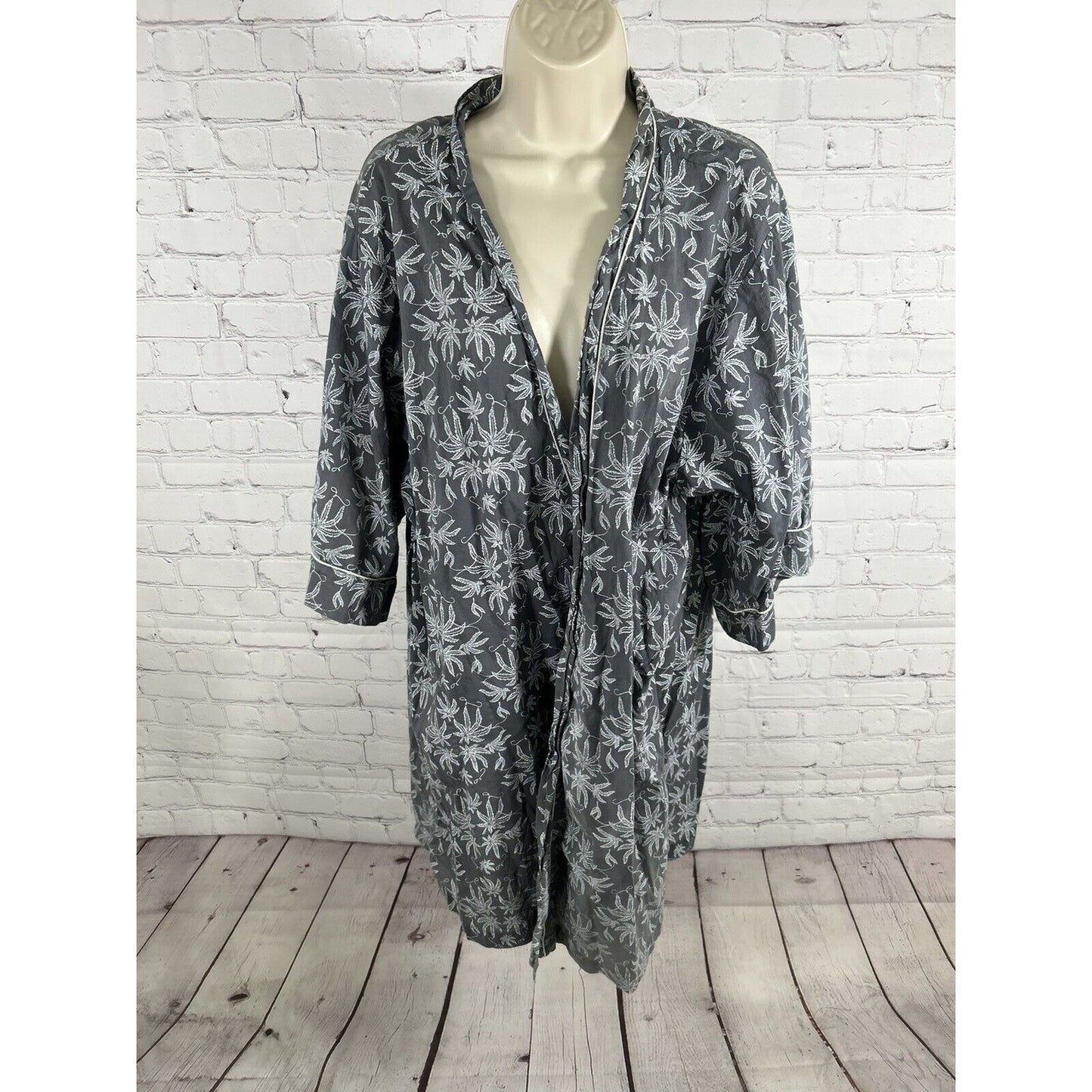 Dawson + Hellmann Gray Cannabis Leaf Print Lightweight Inner Tie House Robe O/S