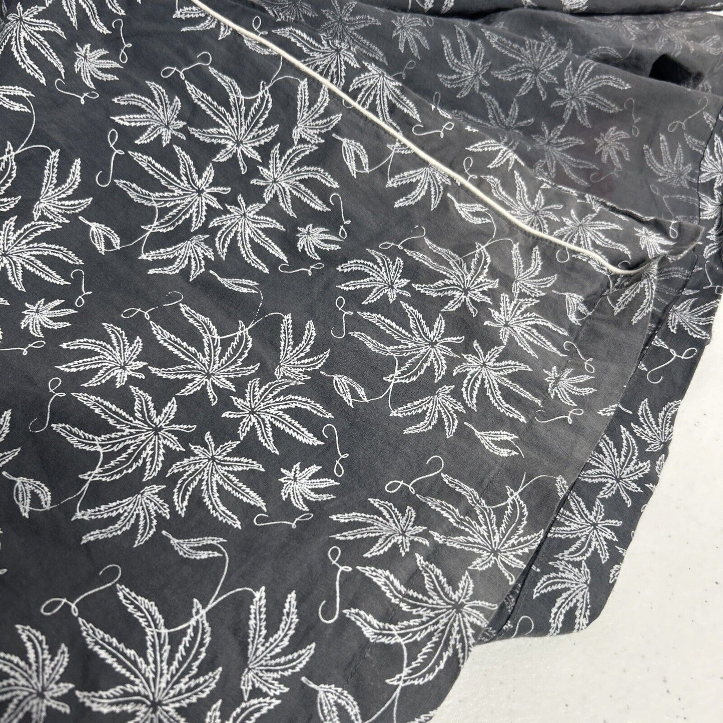 Dawson + Hellmann Gray Cannabis Leaf Print Lightweight Inner Tie House Robe O/S