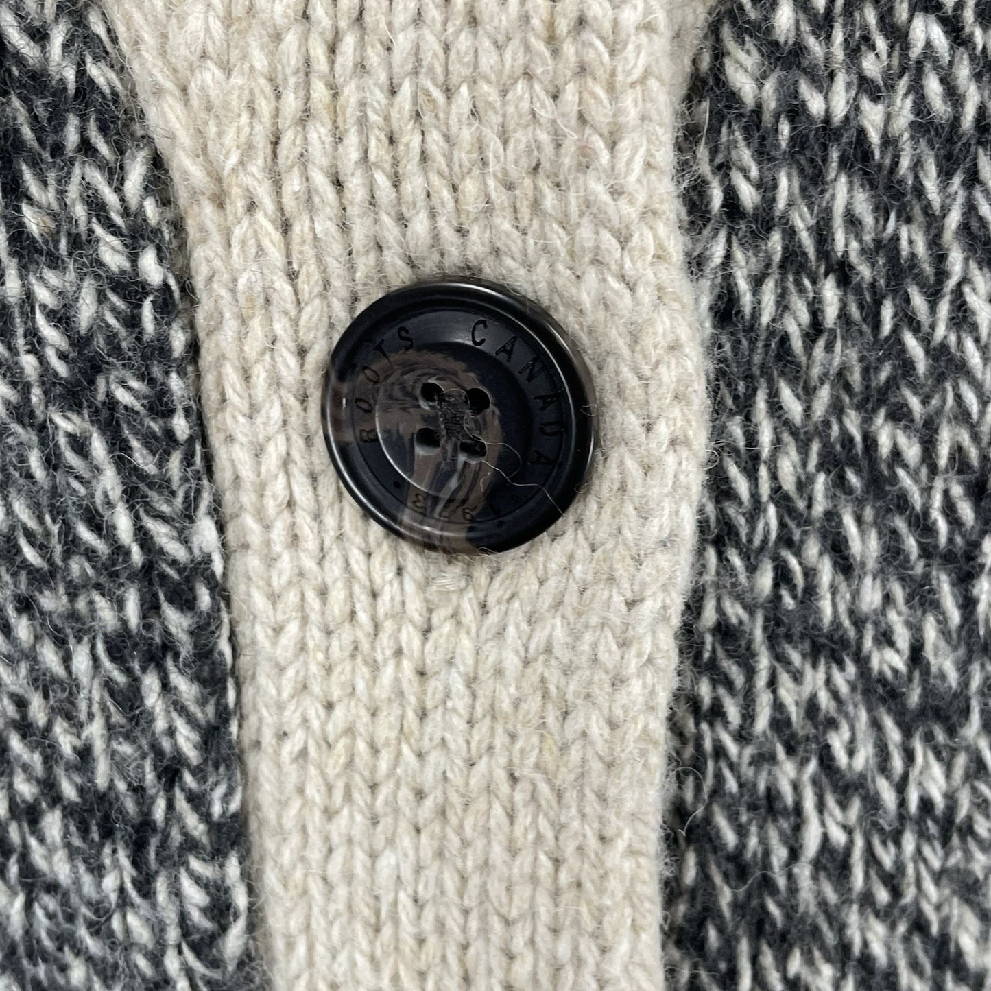 Roots Cabin Grey & Beige Heritage Shawl Cabin Buttoned Cardigan Size Medium M