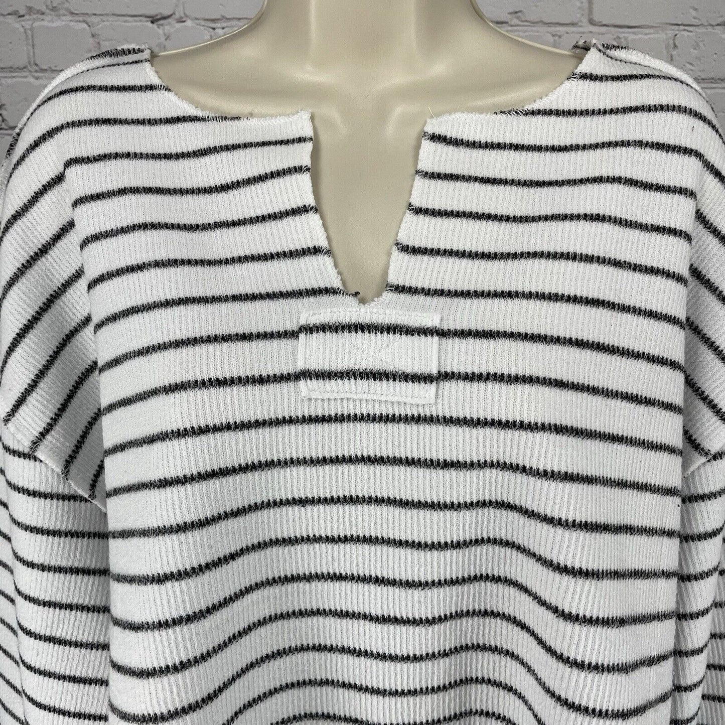 Urban Outfitters White Striped Oversized Boxy Long Sleeve Sweater Size Small S