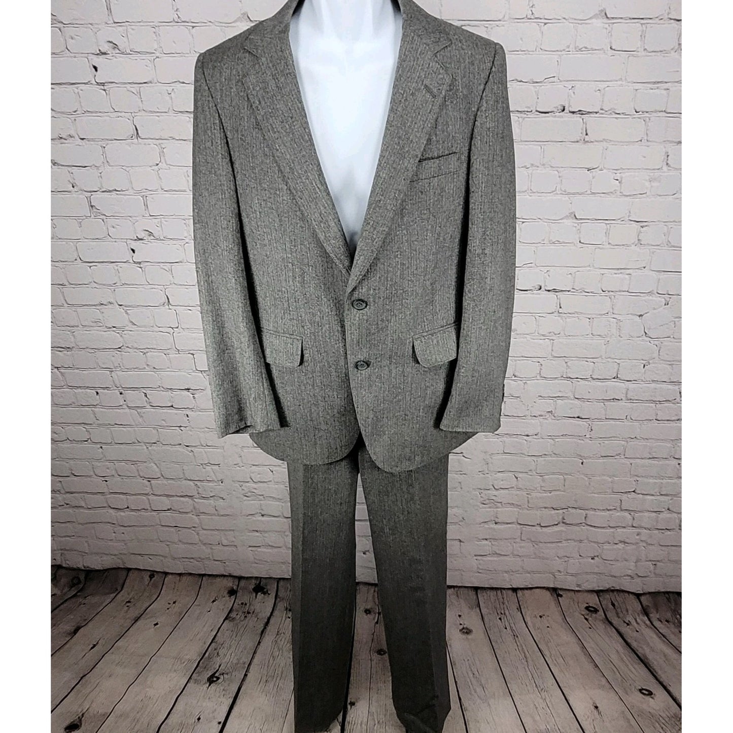 John Brooks Grey Herringbone Full Suit Set Notch Blazer Size 36 Pants 27x33