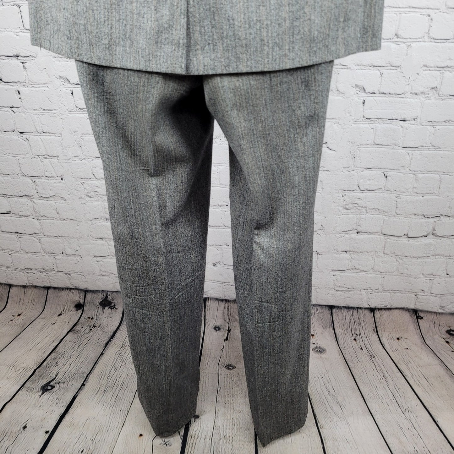 John Brooks Grey Herringbone Full Suit Set Notch Blazer Size 36 Pants 27x33