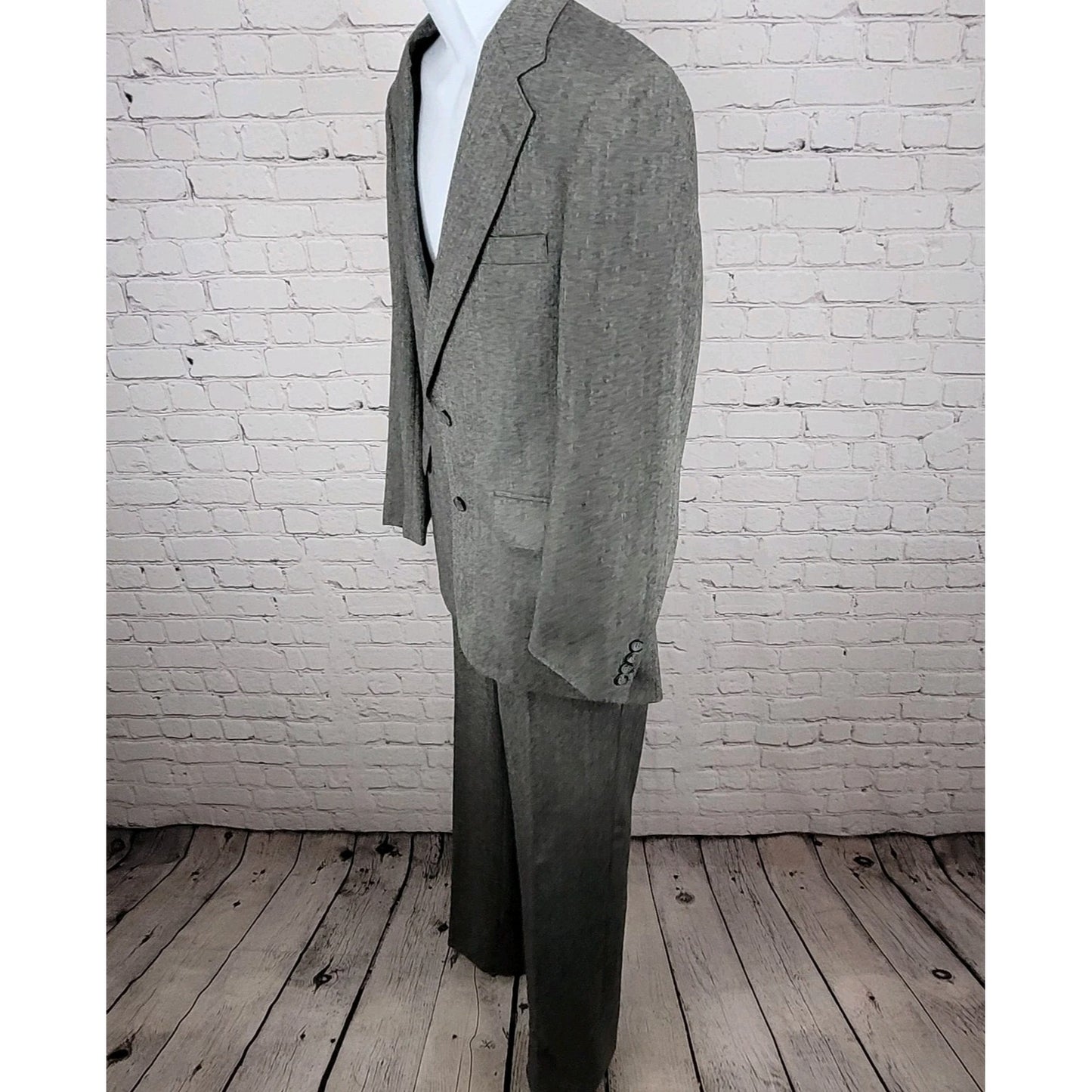 John Brooks Grey Herringbone Full Suit Set Notch Blazer Size 36 Pants 27x33