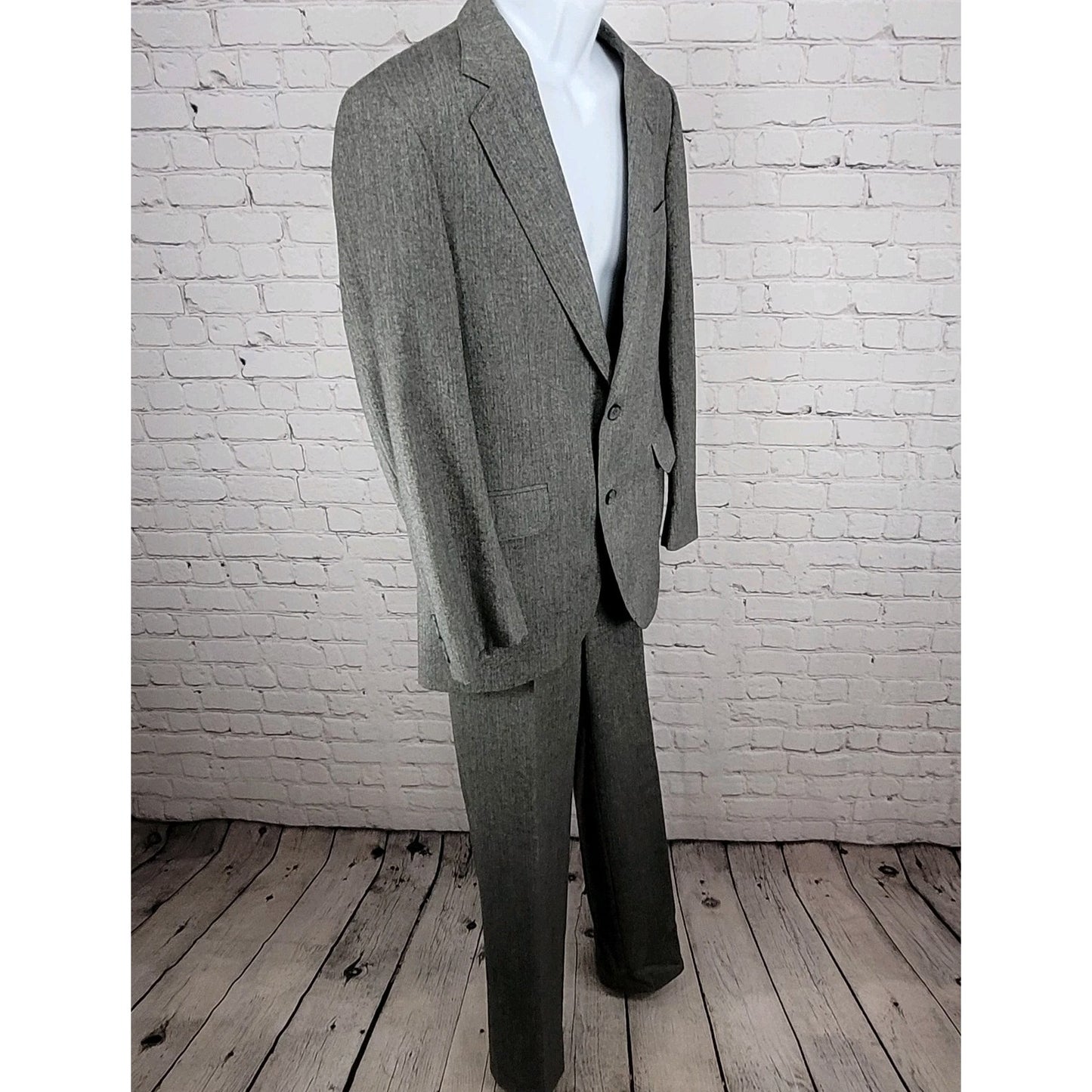 John Brooks Grey Herringbone Full Suit Set Notch Blazer Size 36 Pants 27x33