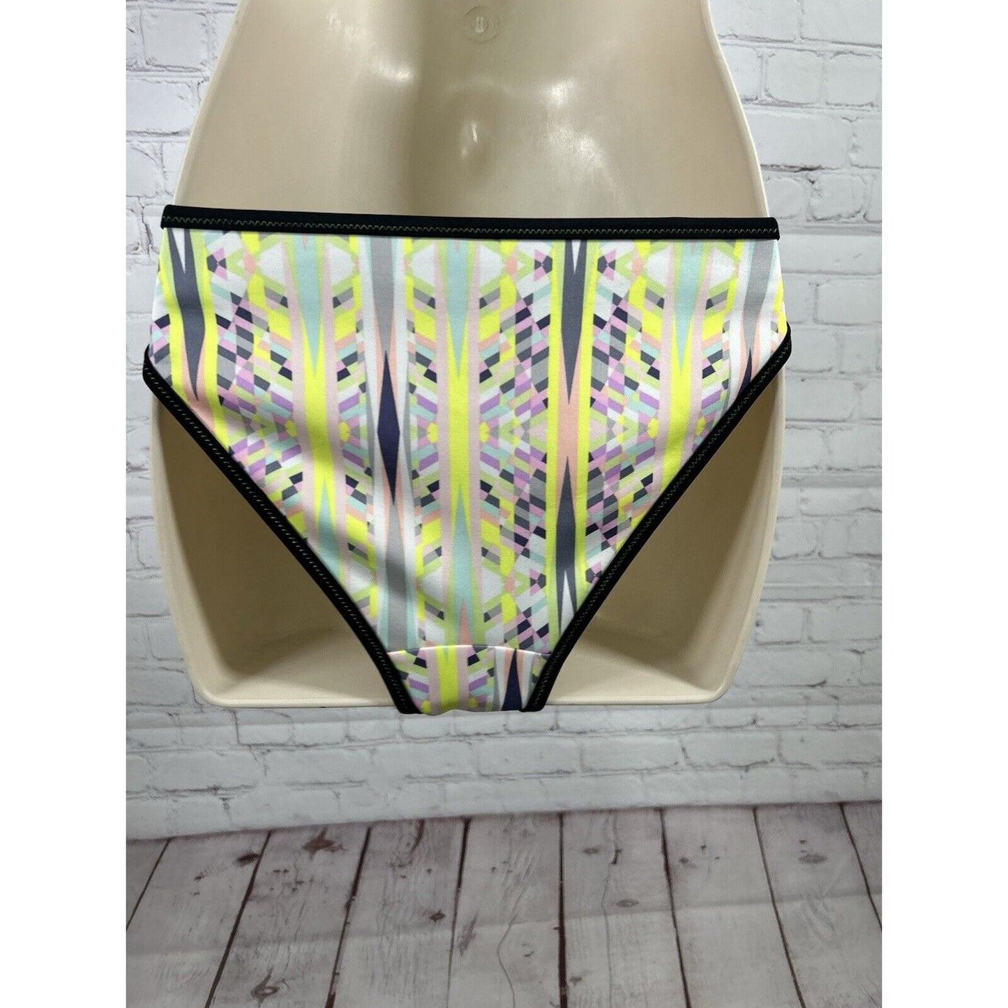 Victoria’s Secret Geometric Black Trim Cheeky Bathing Suit Bikini Bottom L