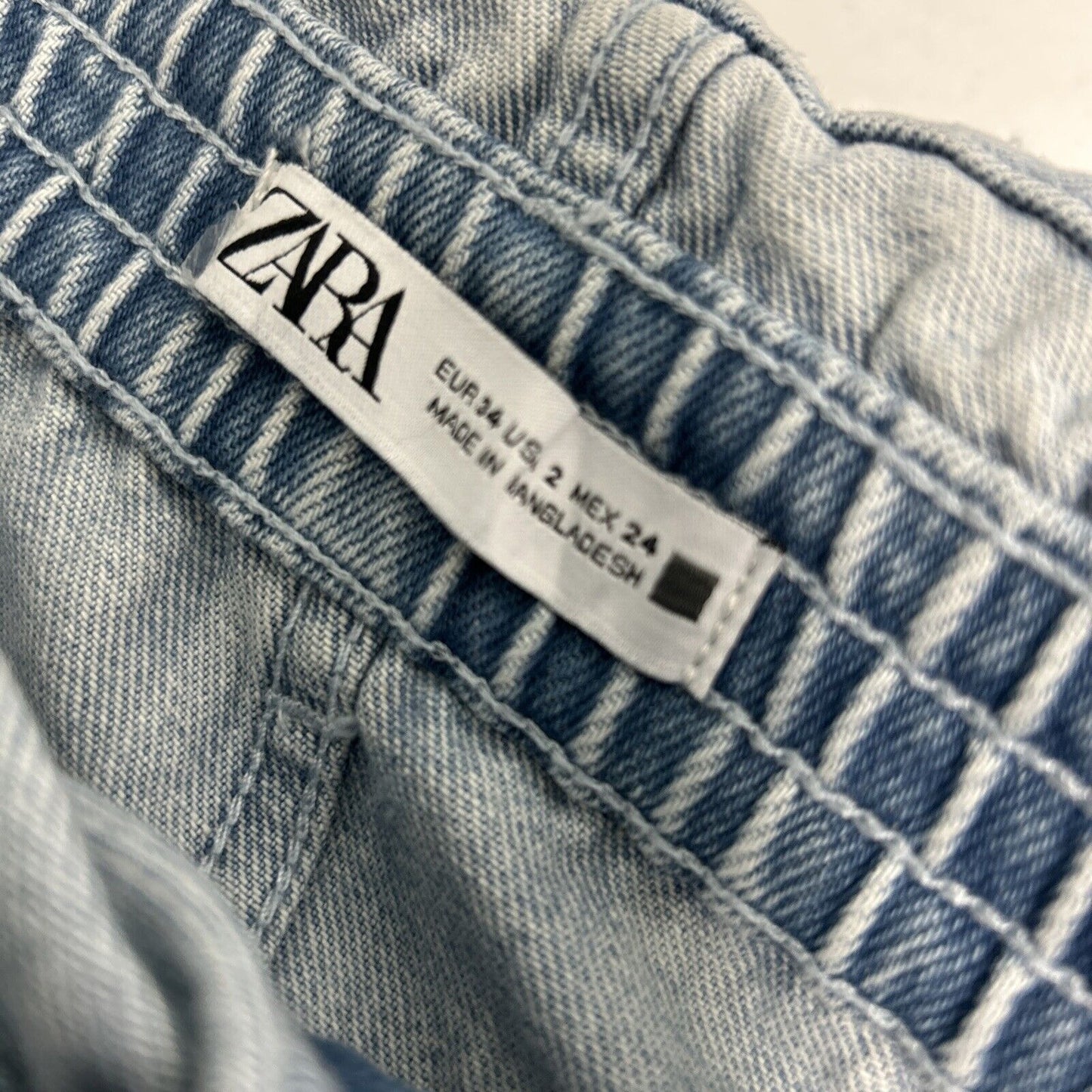 Zara Lightwash Denim Blue Elastic Waist High Waisted Shorts Womens Size 2 (24x5)